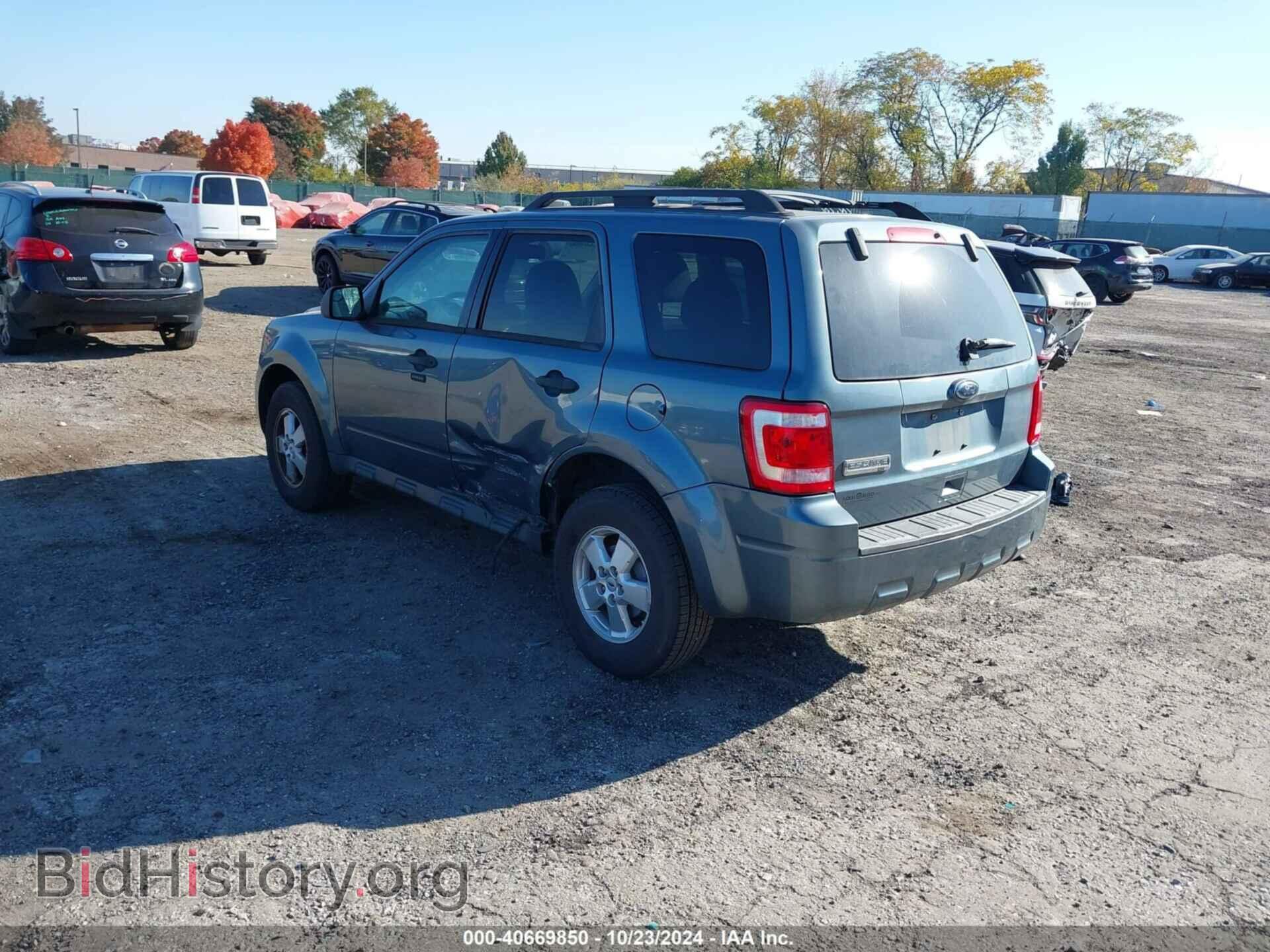 2010 FORD ESCAPE - VIN: 1FMCU0D70AKB29446 - Фото 3
