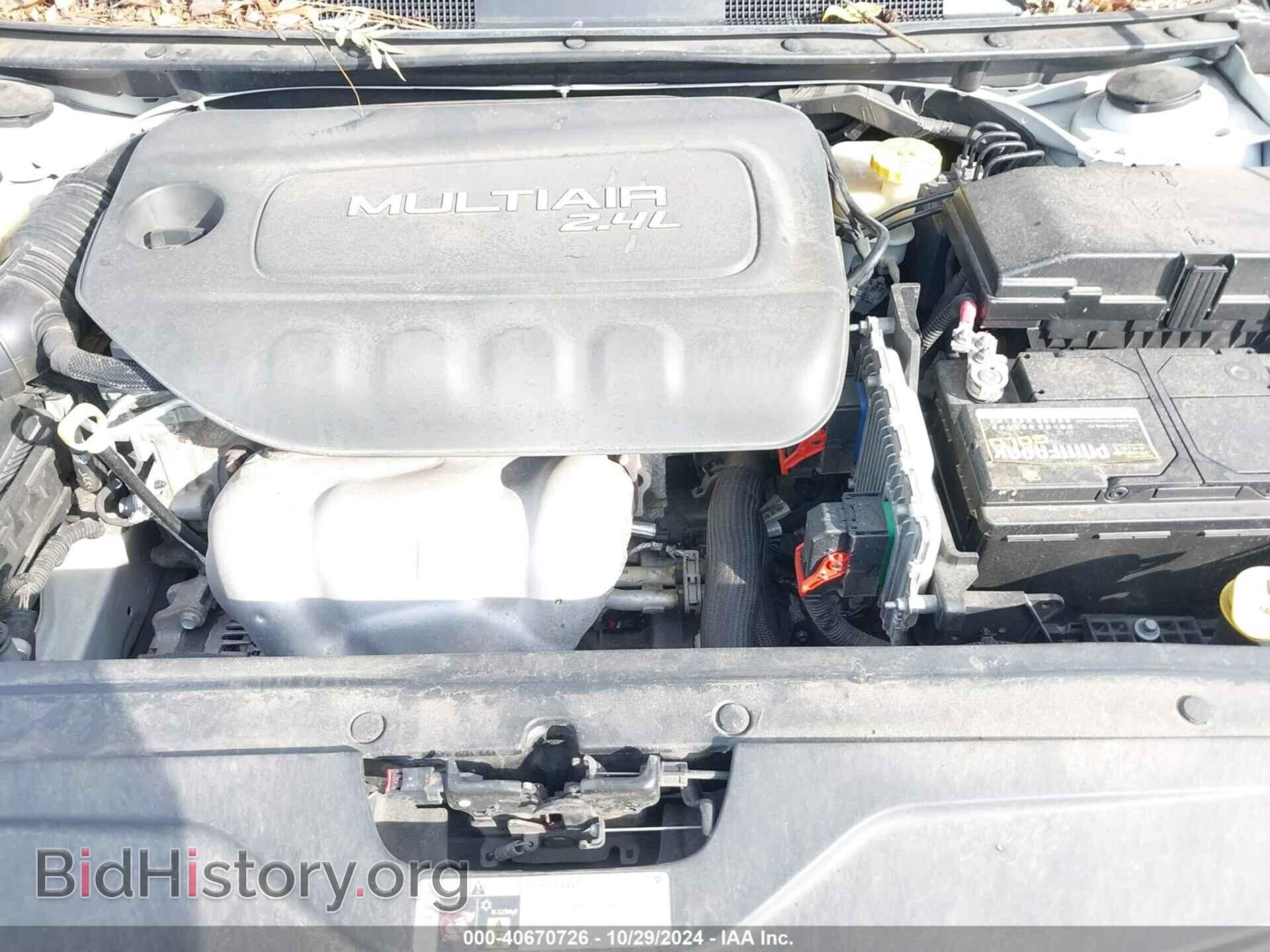 2016 CHRYSLER 200 - VIN: 1C3CCCBB4GN128425 - Фото 10