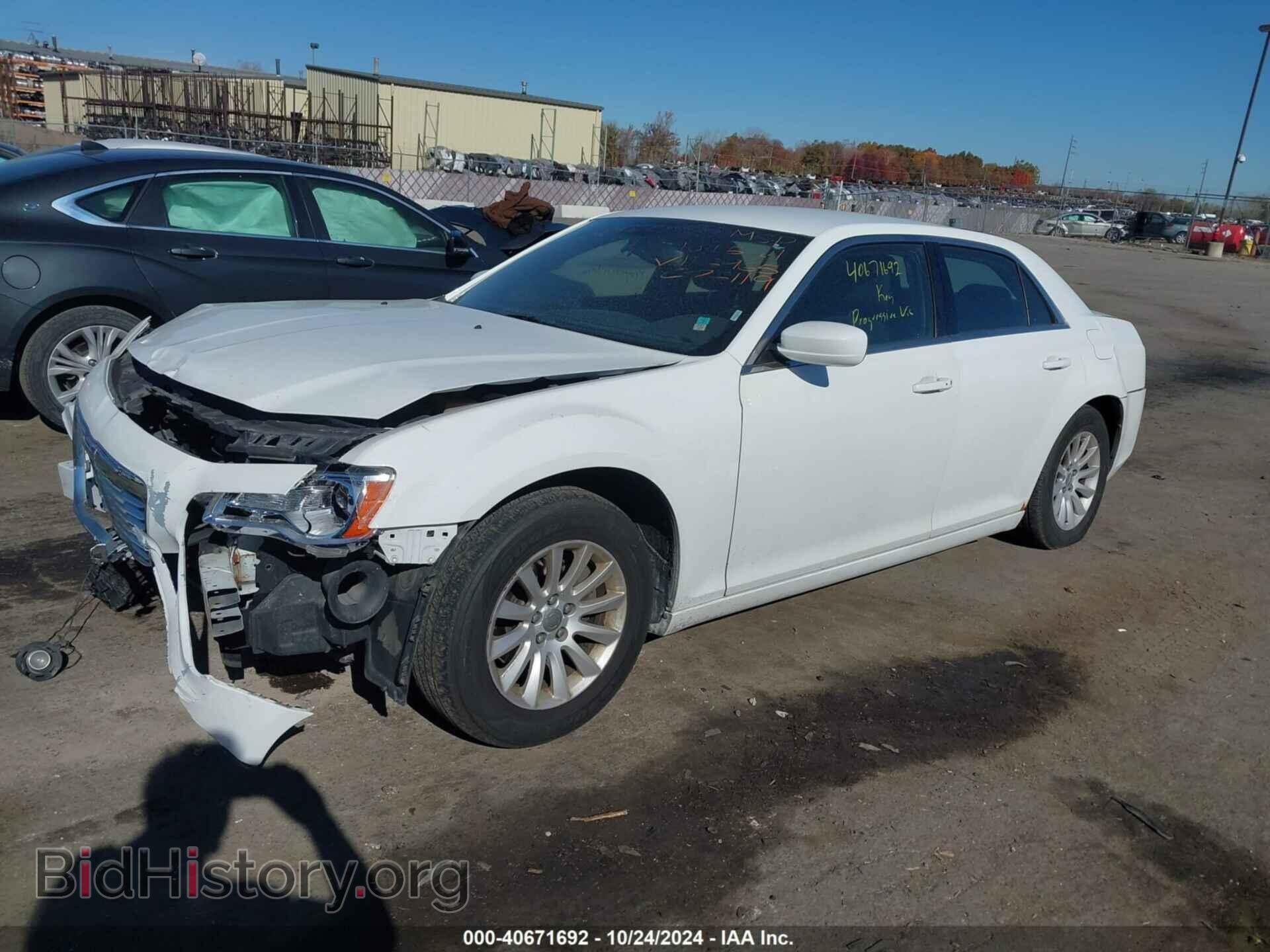 2012 CHRYSLER 300 - VIN: 2C3CCAAG3CH116965 - Фото 2