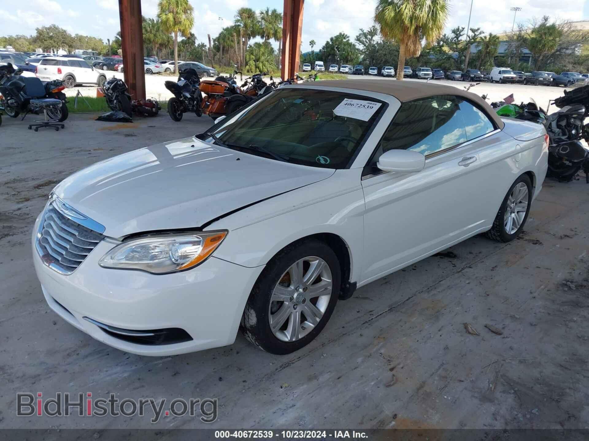 2012 CHRYSLER 200 - VIN: 1C3BCBEB2CN140536 - Фото 2