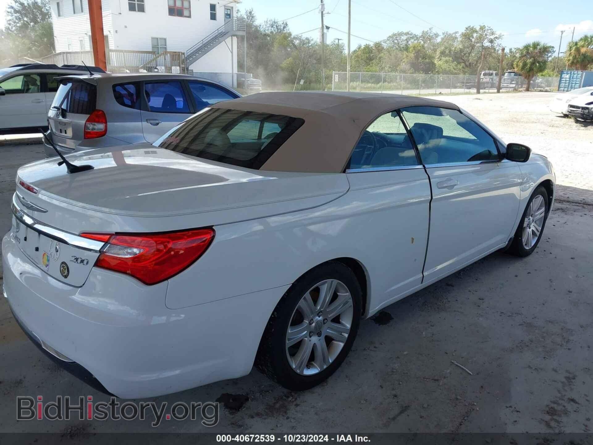 2012 CHRYSLER 200 - VIN: 1C3BCBEB2CN140536 - Фото 4