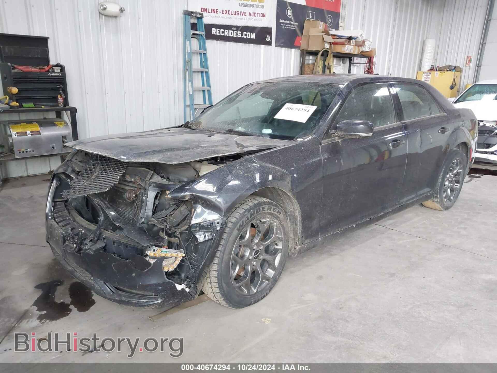 2016 CHRYSLER 300 - VIN: 2C3CCAGG8GH283044 - Фото 2