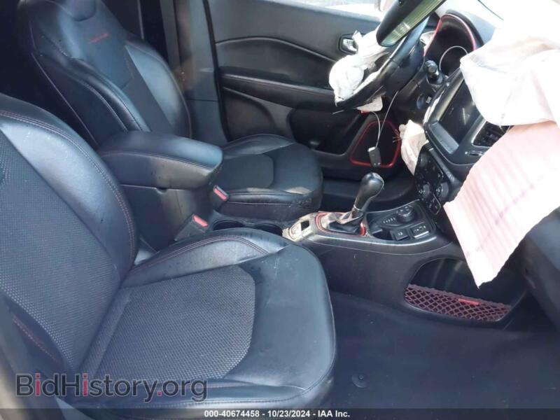 2020 Jeep COMPASS (VIN 3C4NJDDB9LT221190) — фото 5 из 16