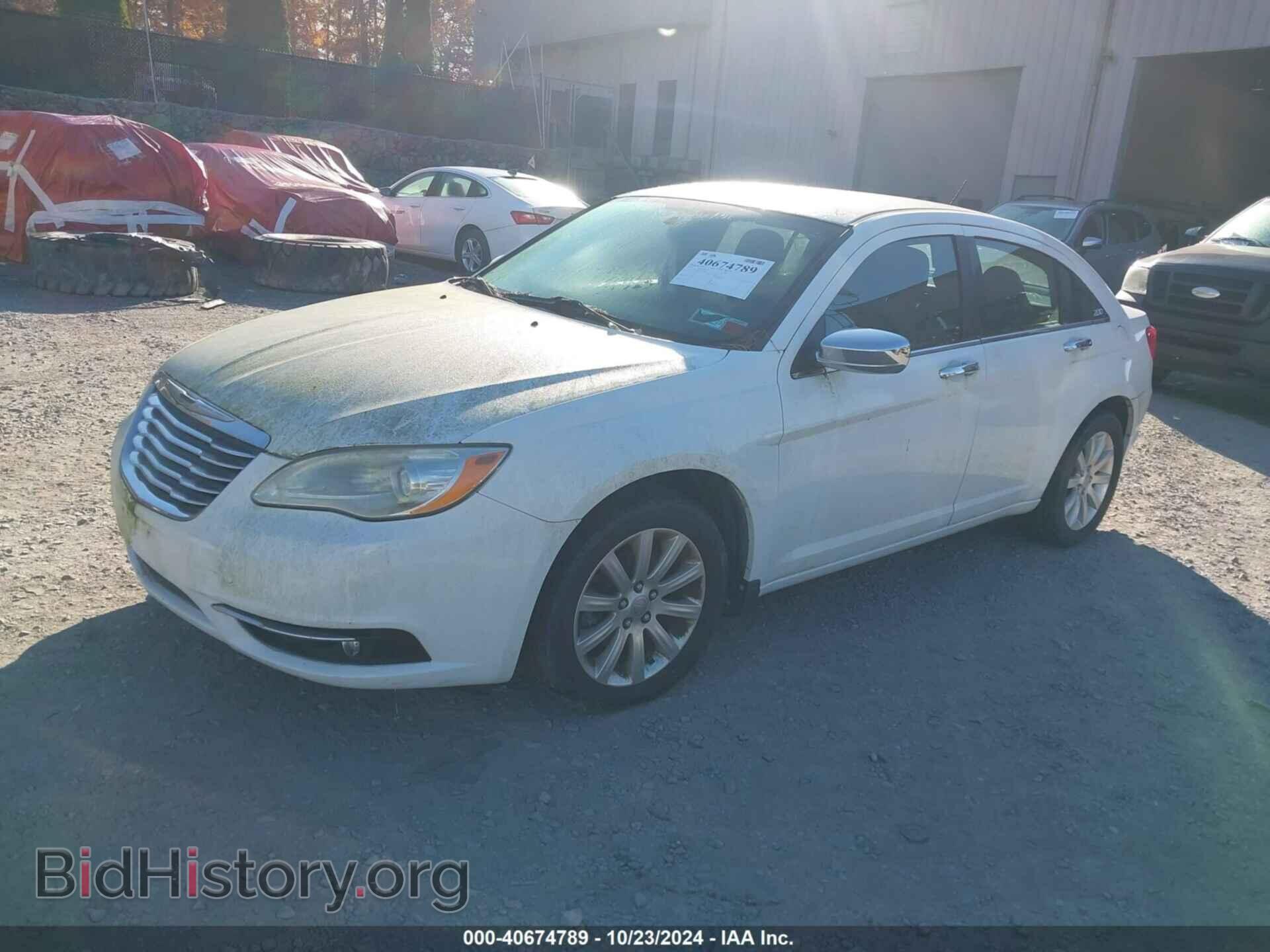 2013 CHRYSLER 200 - VIN: 1C3CCBCG3DN760820 - Фото 2
