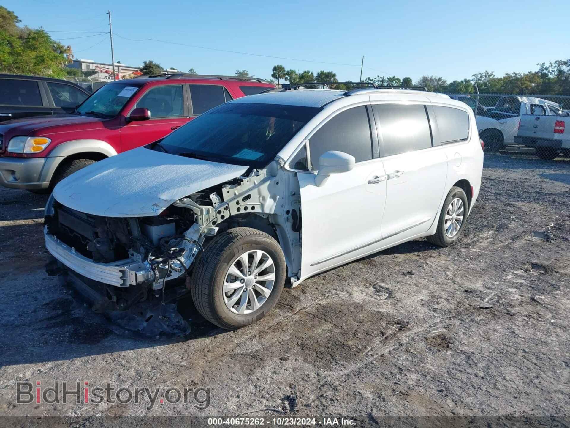 2019 CHRYSLER PACIFICA - VIN: 2C4RC1BG2KR561095 - Photo 2