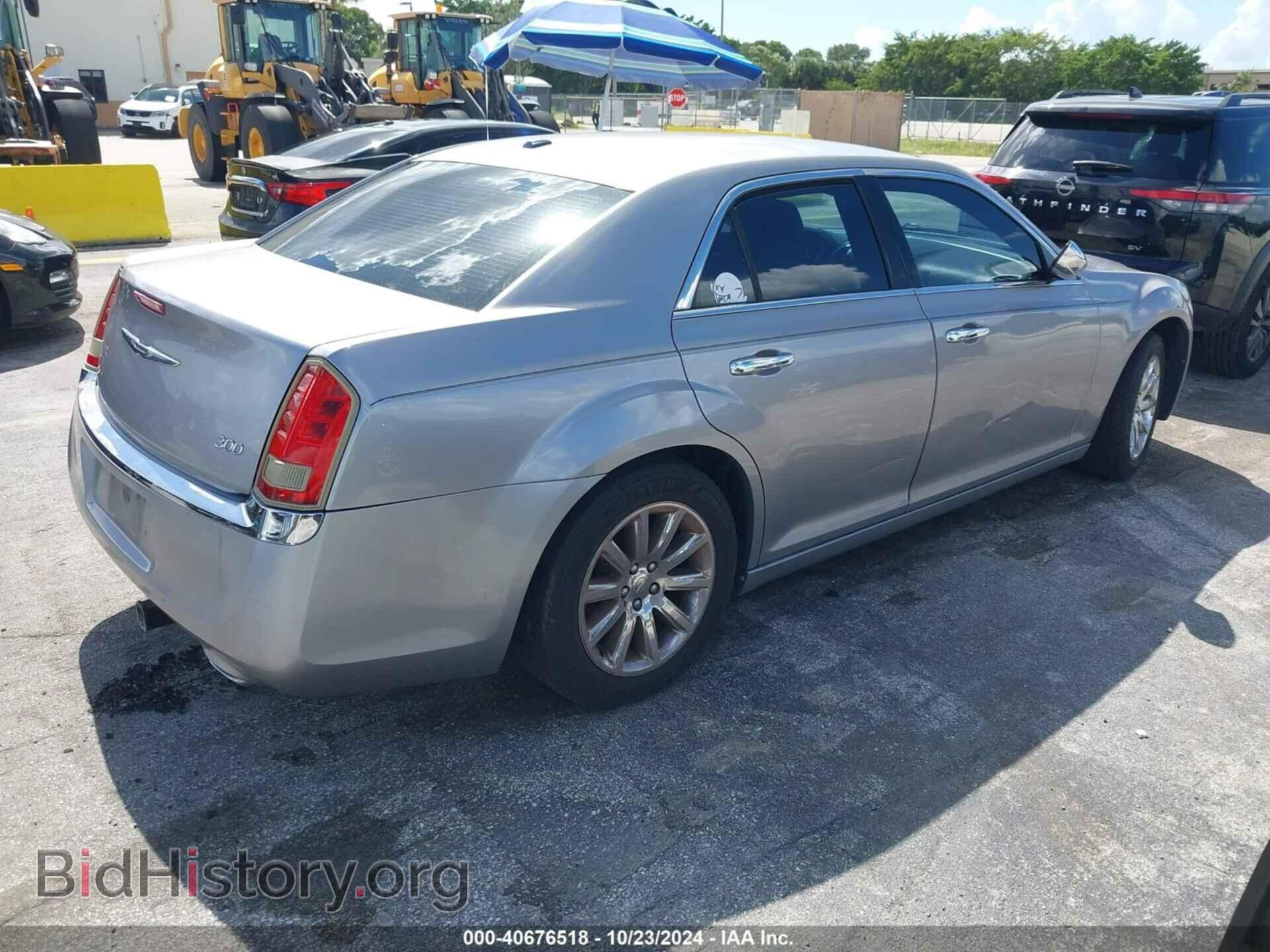 2011 CHRYSLER 300 - VIN: 2C3CA5CG9BH523715 - Фото 4