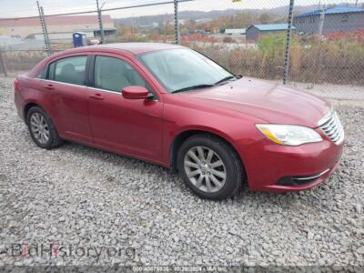 2013 Chrysler 200 Touring, burgundy — VIN 1C3CCBBB2DN501421, IAAI