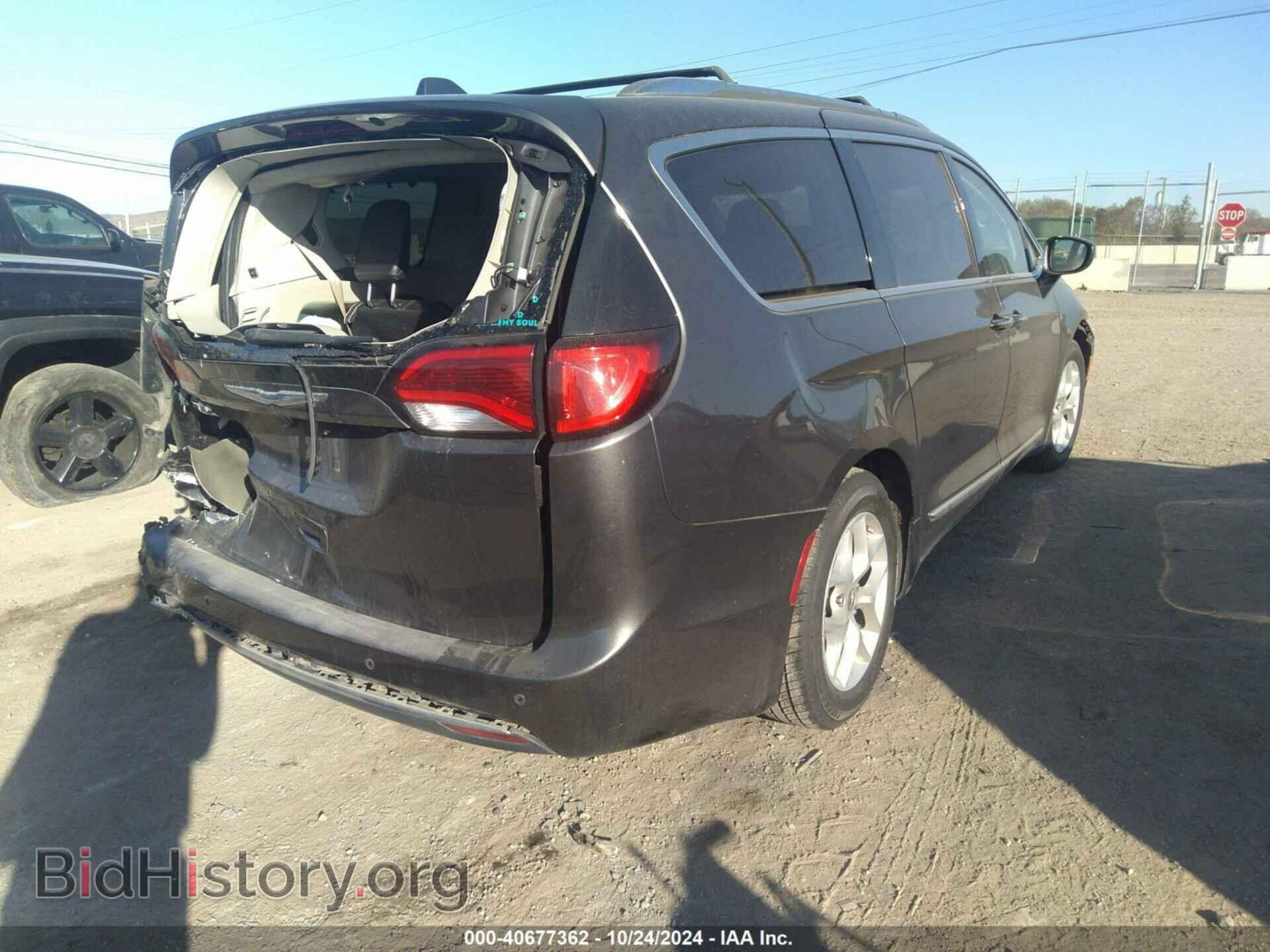 2018 CHRYSLER PACIFICA - VIN: 2C4RC1BG5JR247889 - Фото 4
