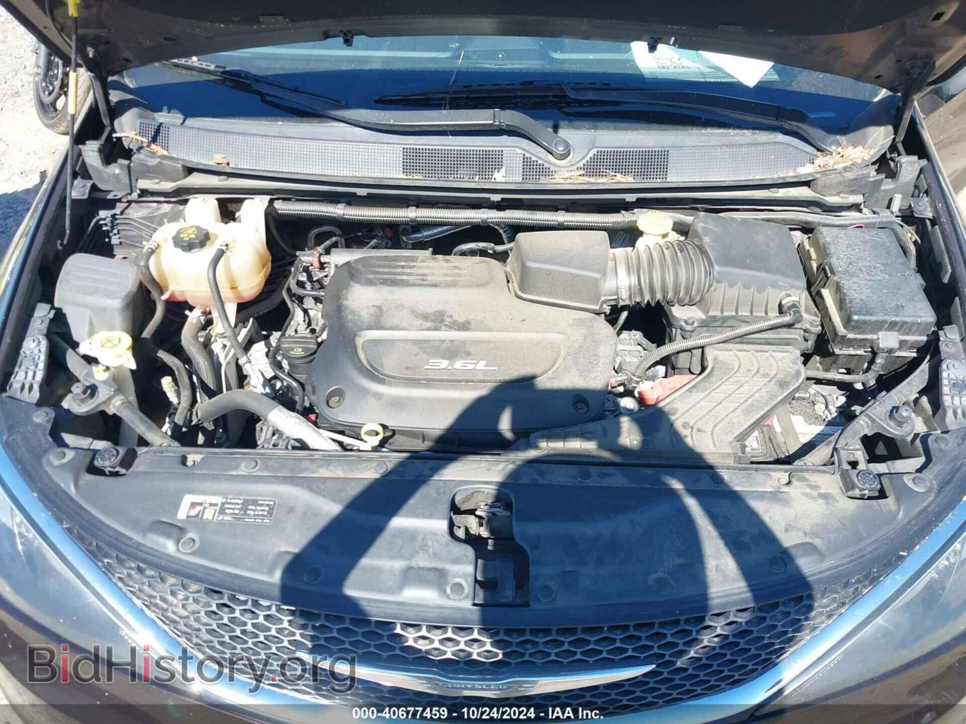2017 CHRYSLER PACIFICA - VIN: 2C4RC1DGXHR587420 - Фото 10
