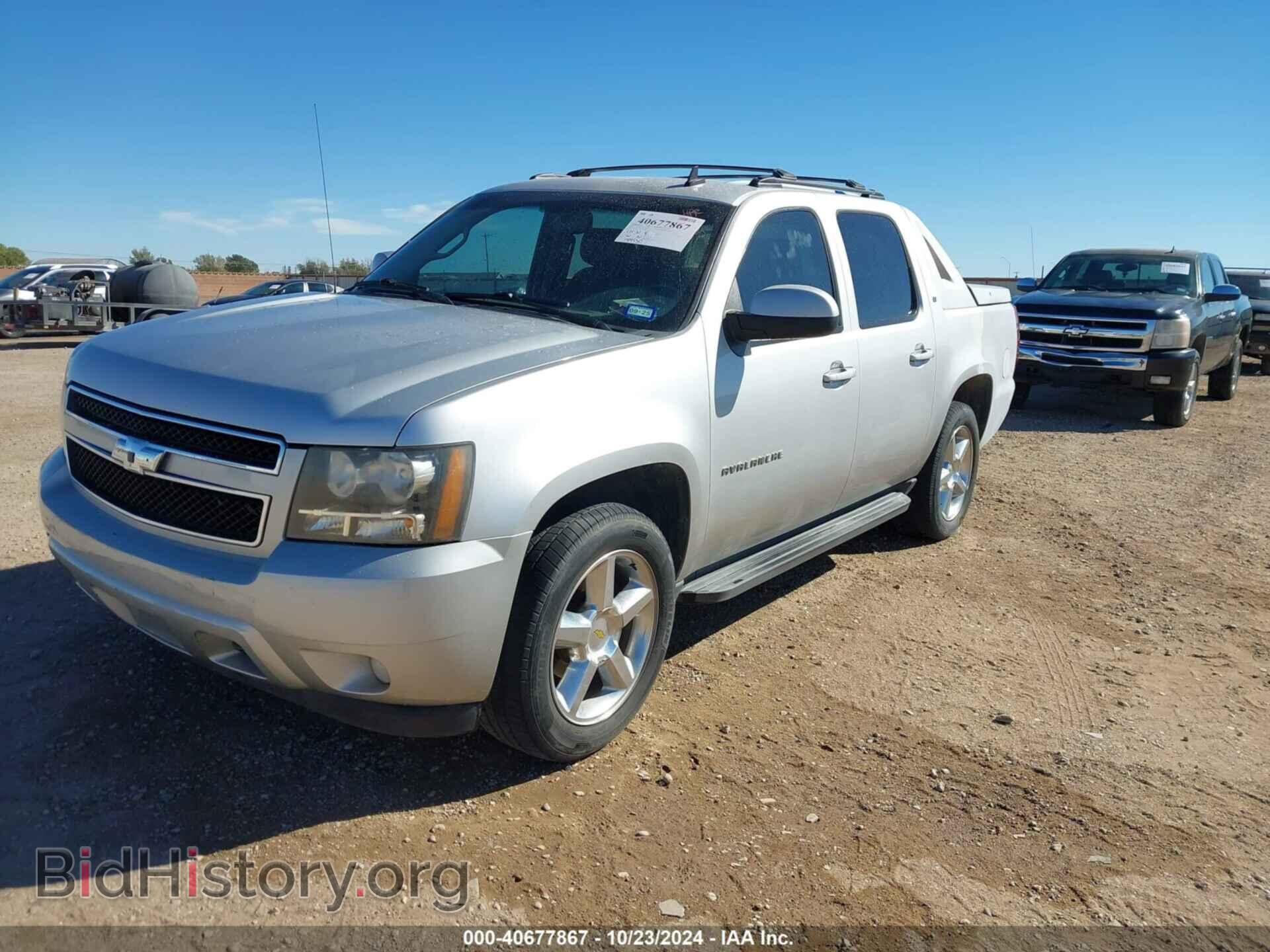 2011 CHEVROLET AVALANCHE 1500 - VIN: 3GNTKFE34BG321929 - Фото 2