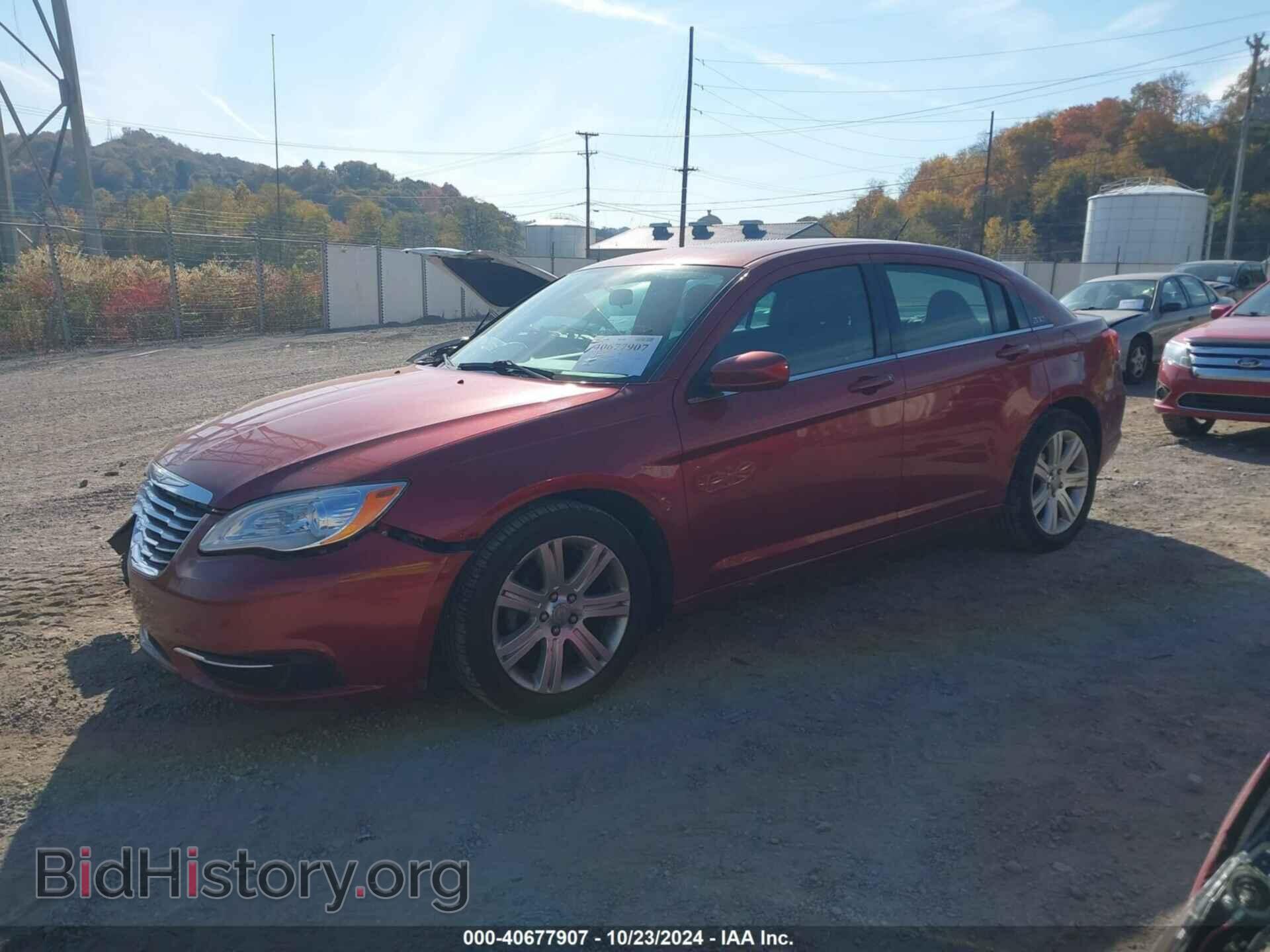 2013 CHRYSLER 200 - VIN: 1C3CCBAB1DN763402 - Photo 2