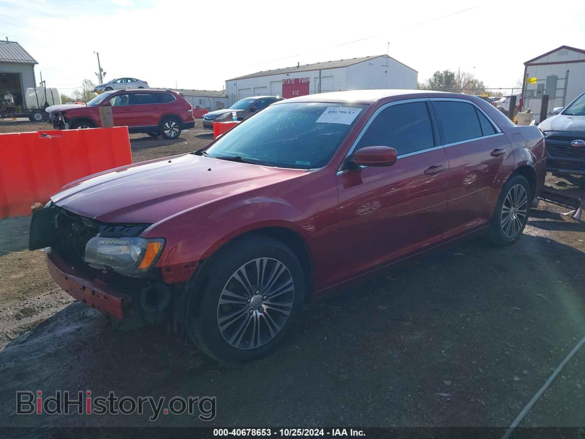 2014 CHRYSLER 300 - VIN: 2C3CCAGG1EH136559 - Фото 2
