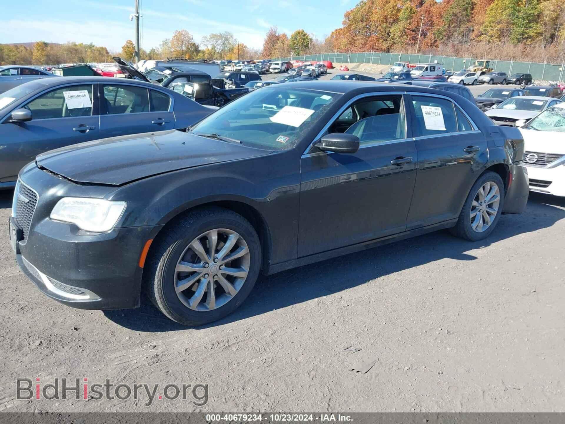 2017 CHRYSLER 300 - VIN: 2C3CCARG1HH621995 - Фото 2