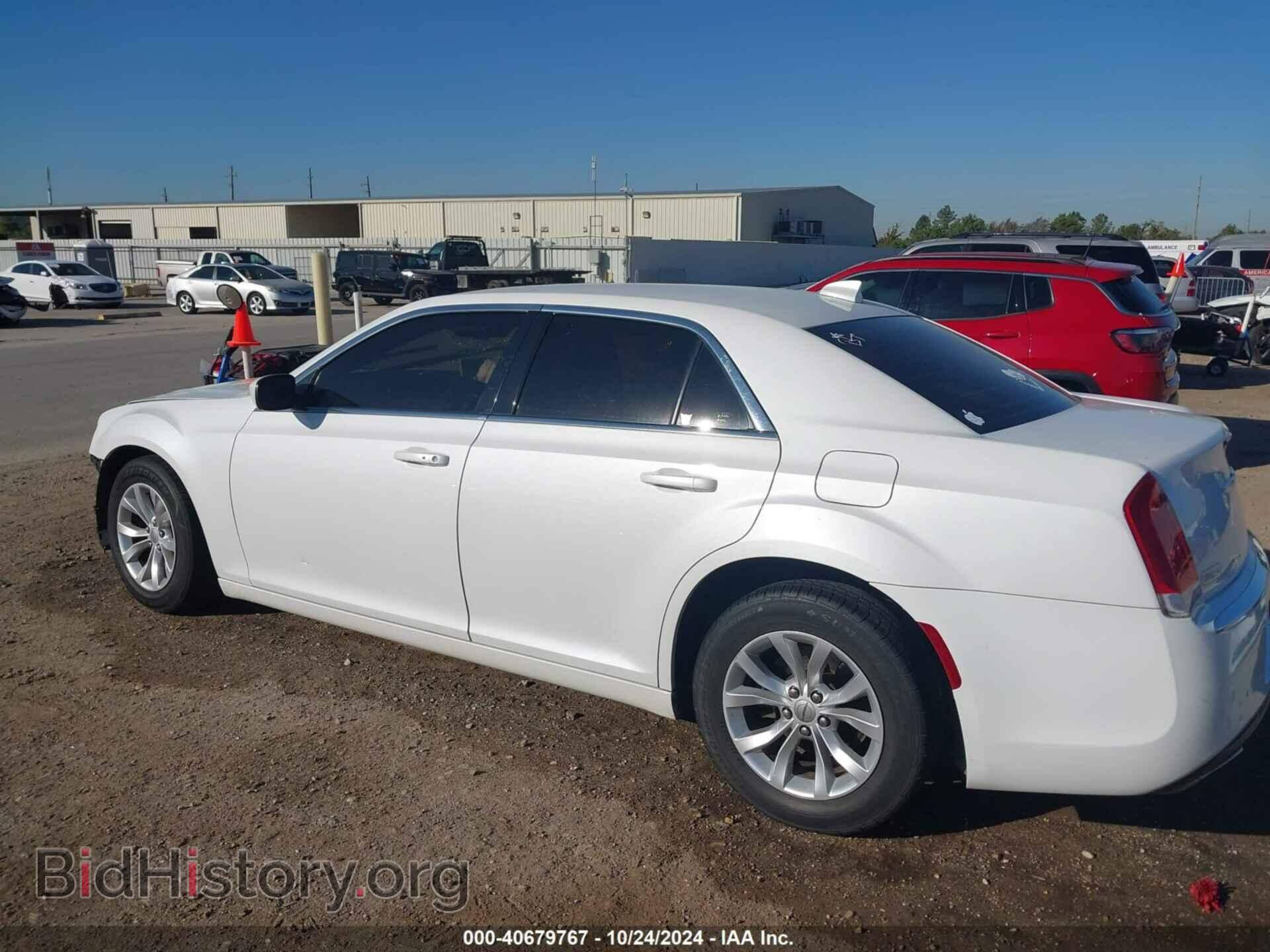 2015 CHRYSLER 300 - VIN: 2C3CCAAG3FH868220 - Фото 14