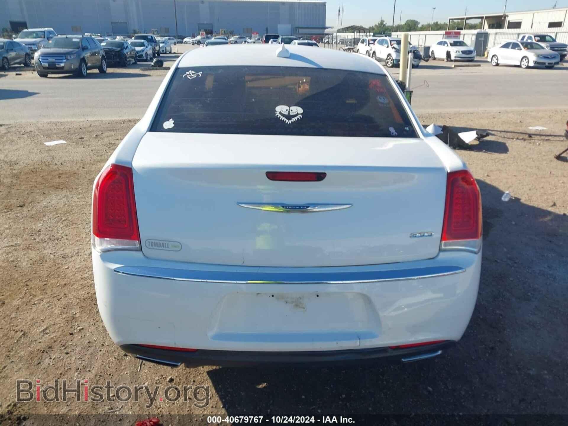 2015 CHRYSLER 300 - VIN: 2C3CCAAG3FH868220 - Фото 16