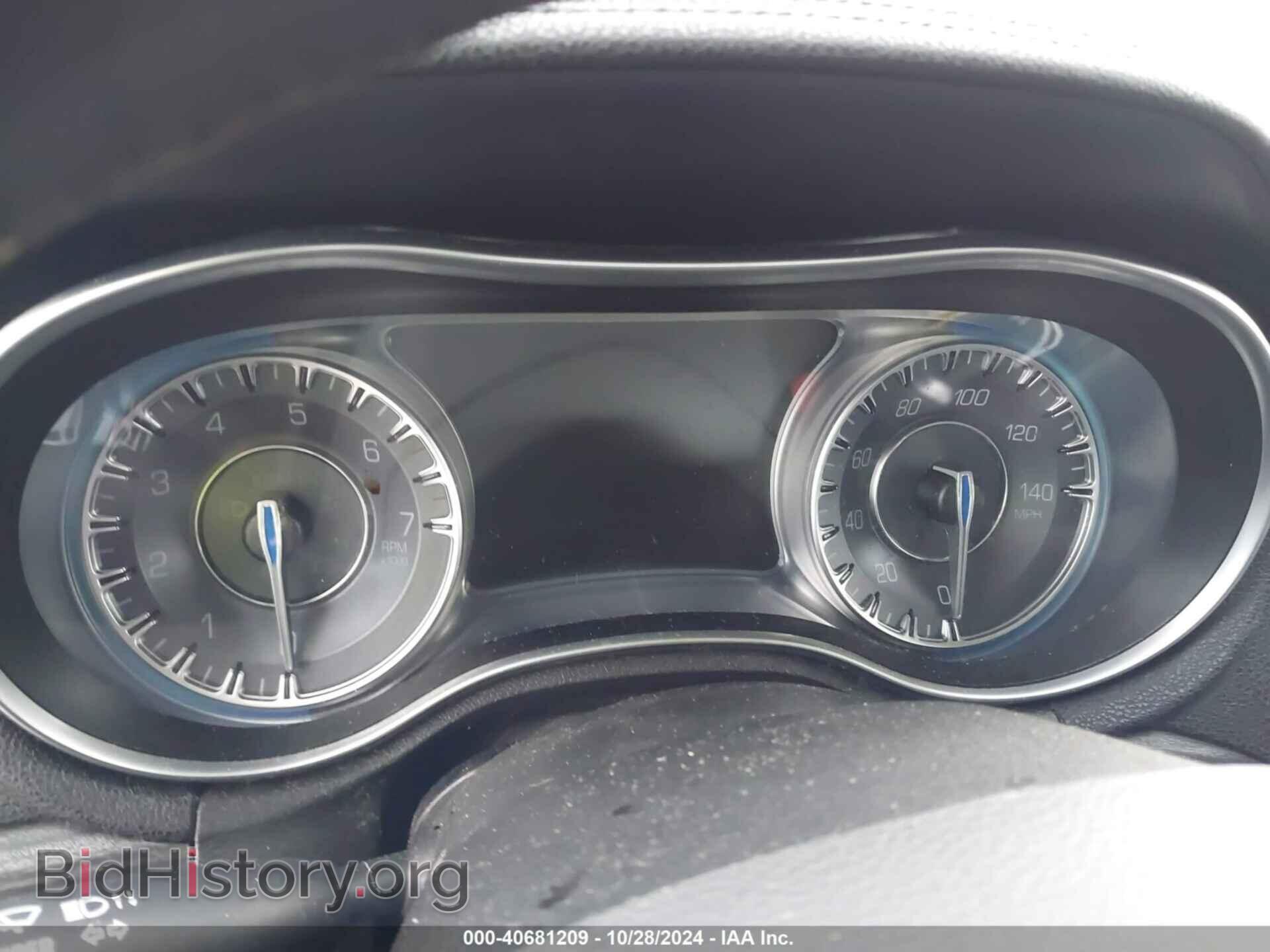 2019 CHRYSLER 300 - VIN: 2C3CCAAG8KH613606 - Фото 7
