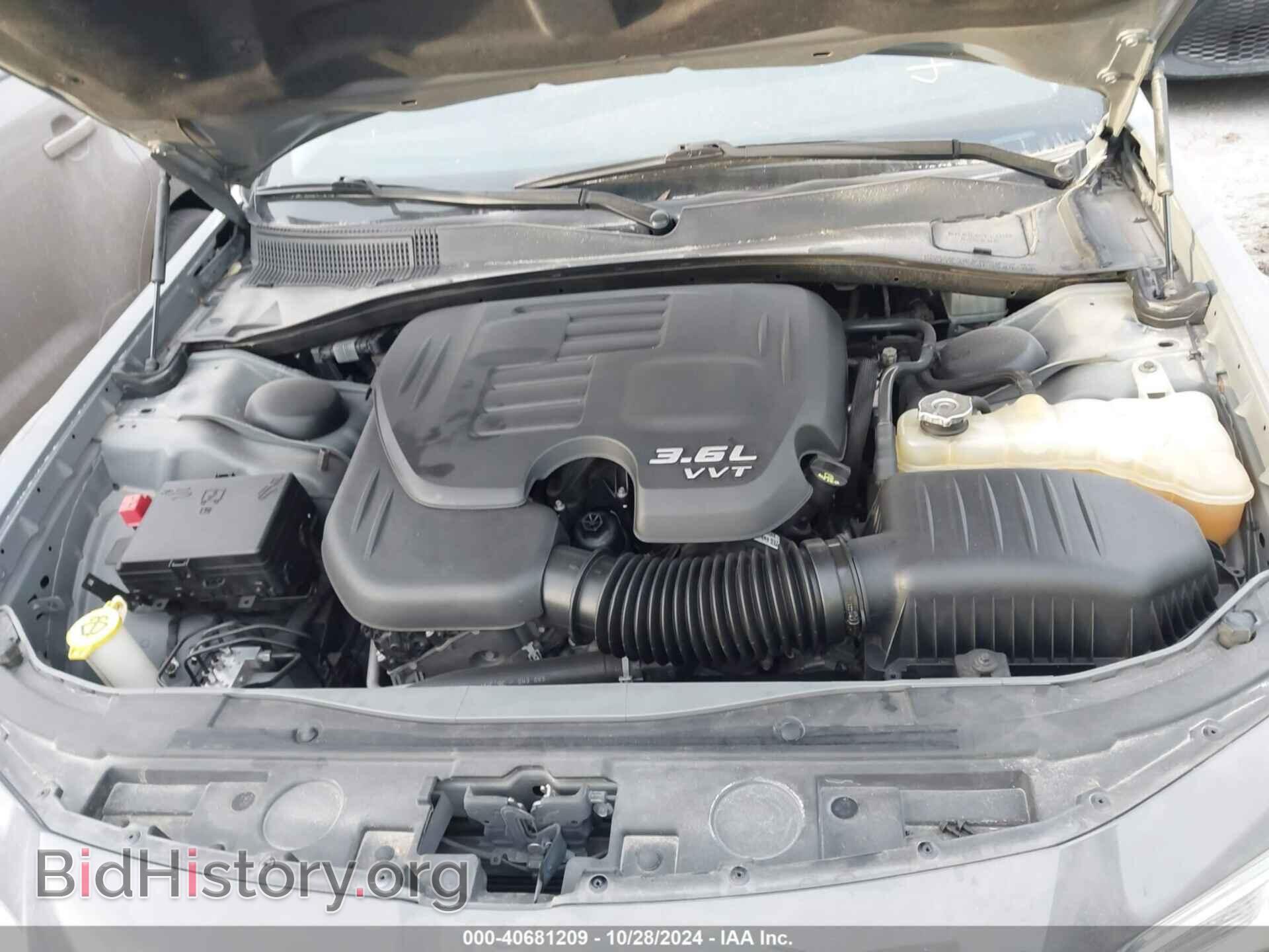 2019 CHRYSLER 300 - VIN: 2C3CCAAG8KH613606 - Фото 10
