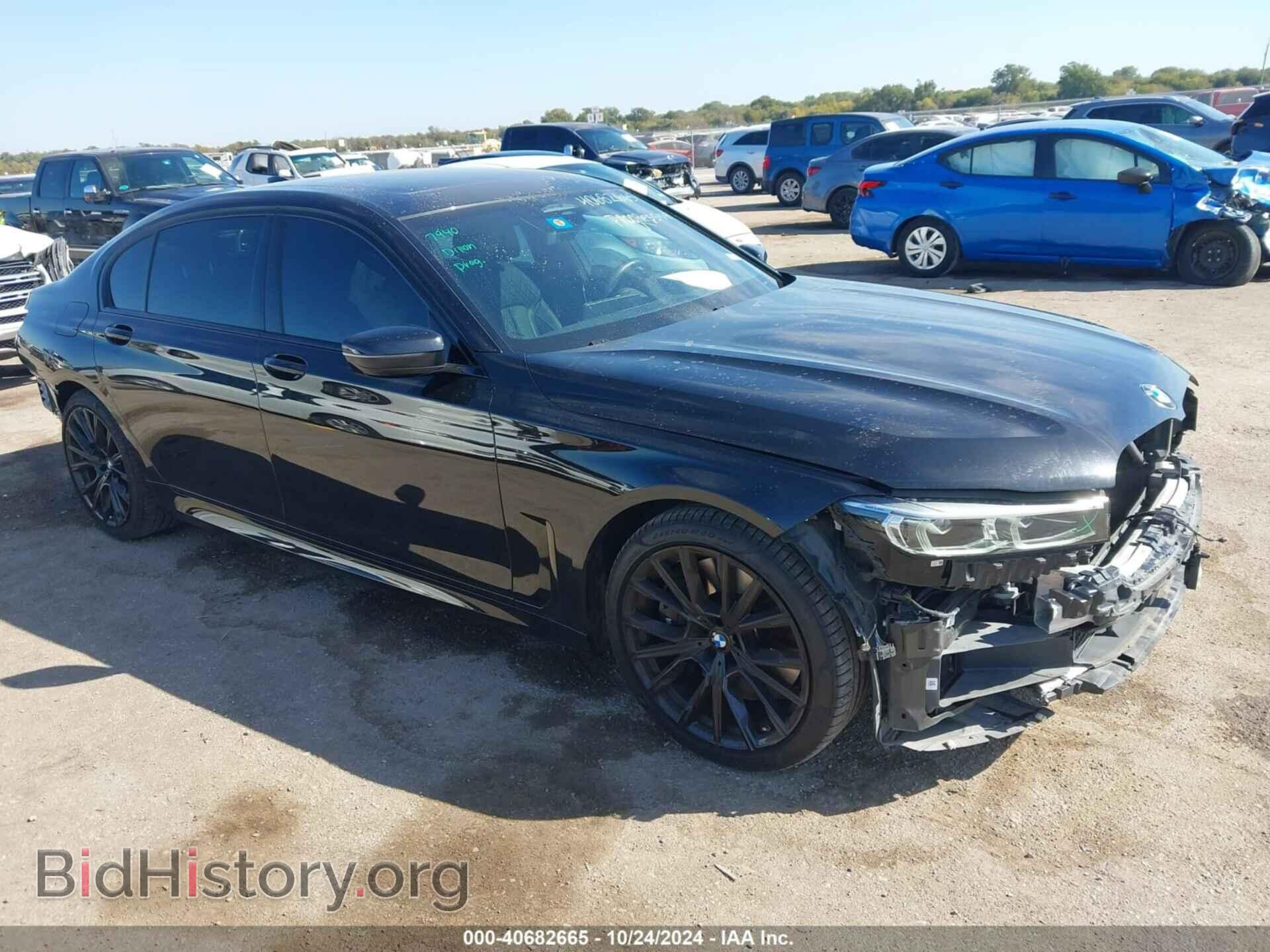 Photo WBA7T2C01NCG92417 - BMW 740 2022