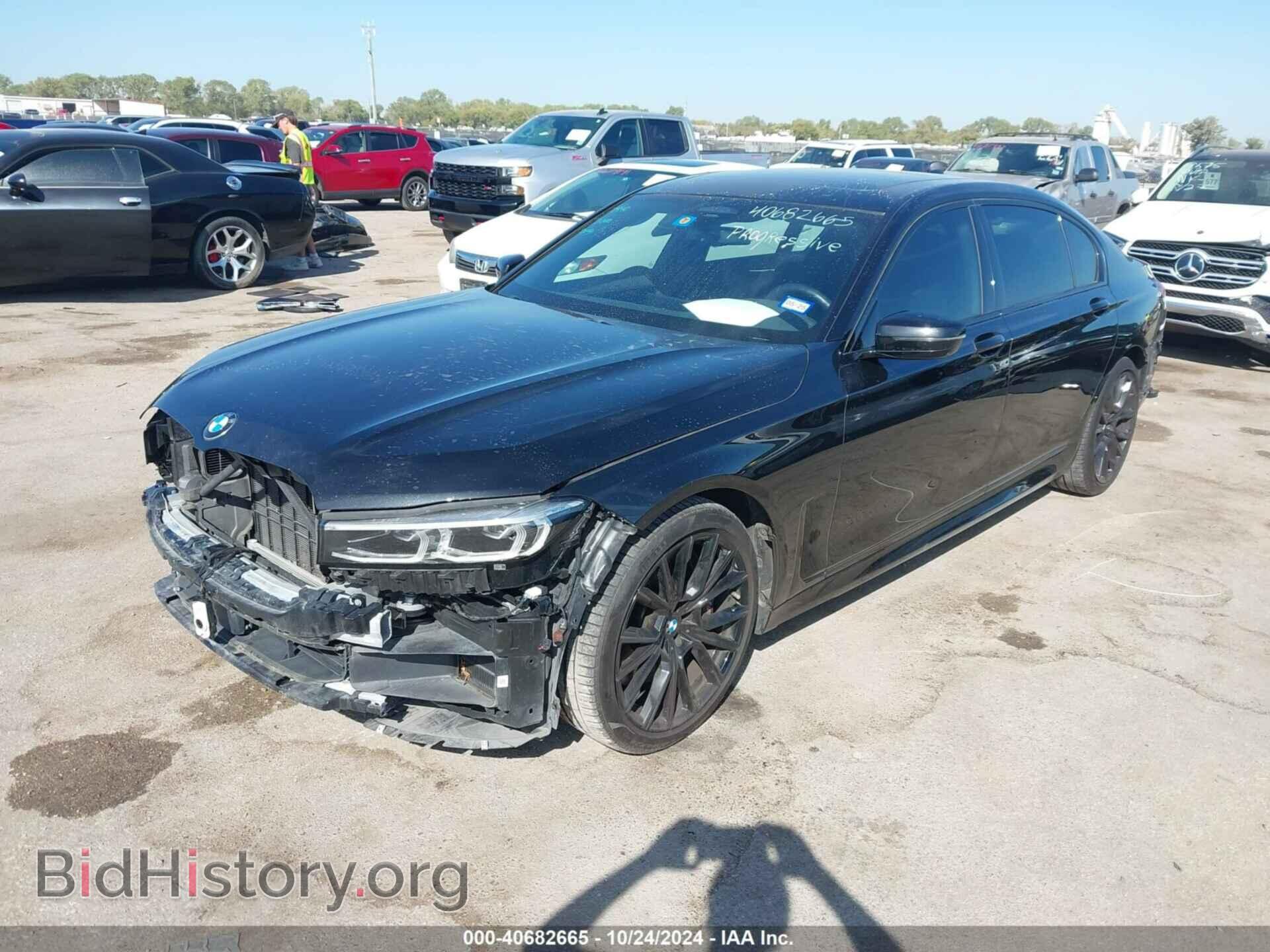 2022 BMW 740 - VIN: WBA7T2C01NCG92417 - Фото 2