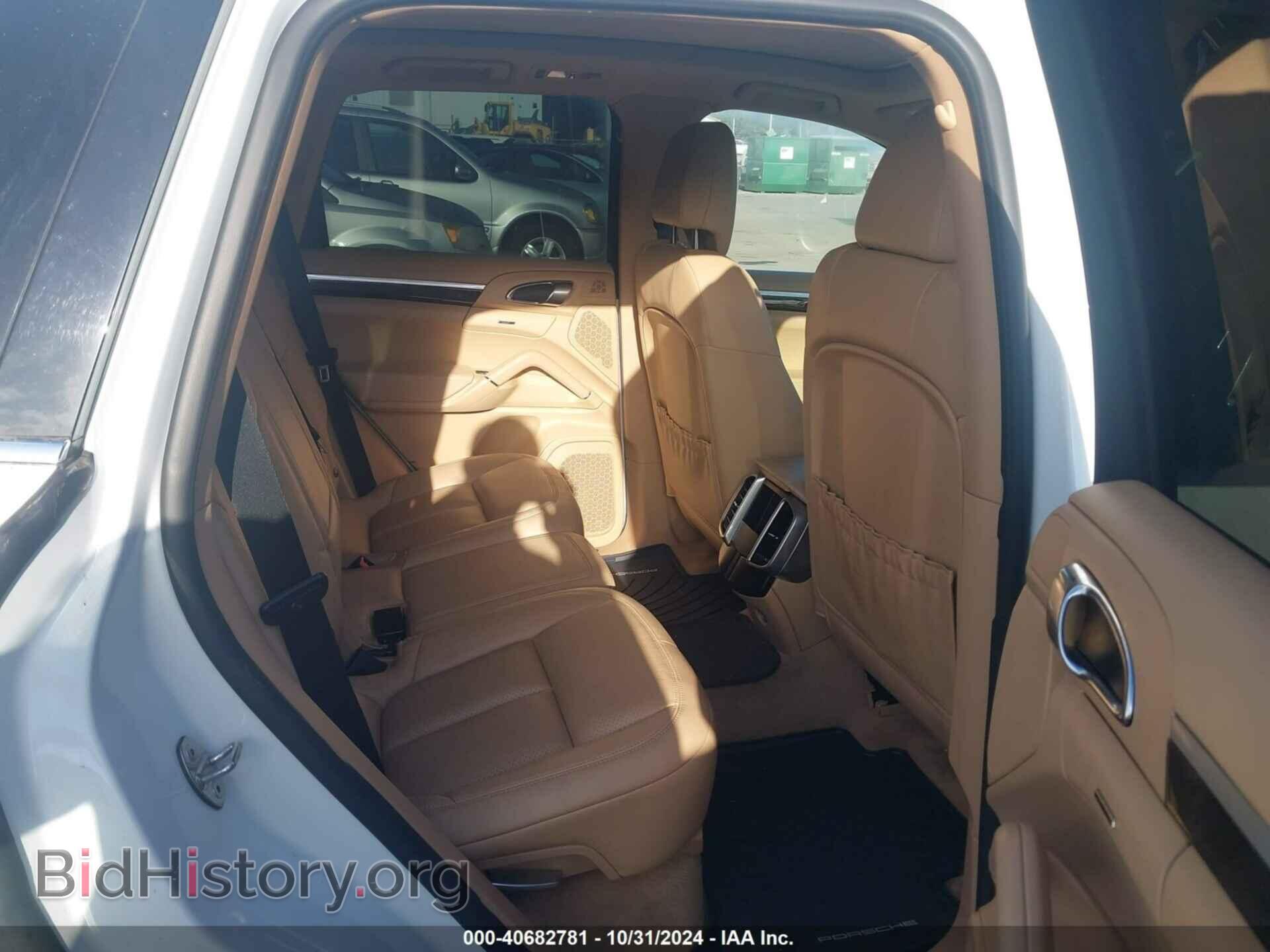 2016 PORSCHE CAYENNE - VIN: WP1AA2A24GLA10048 - Фото 8