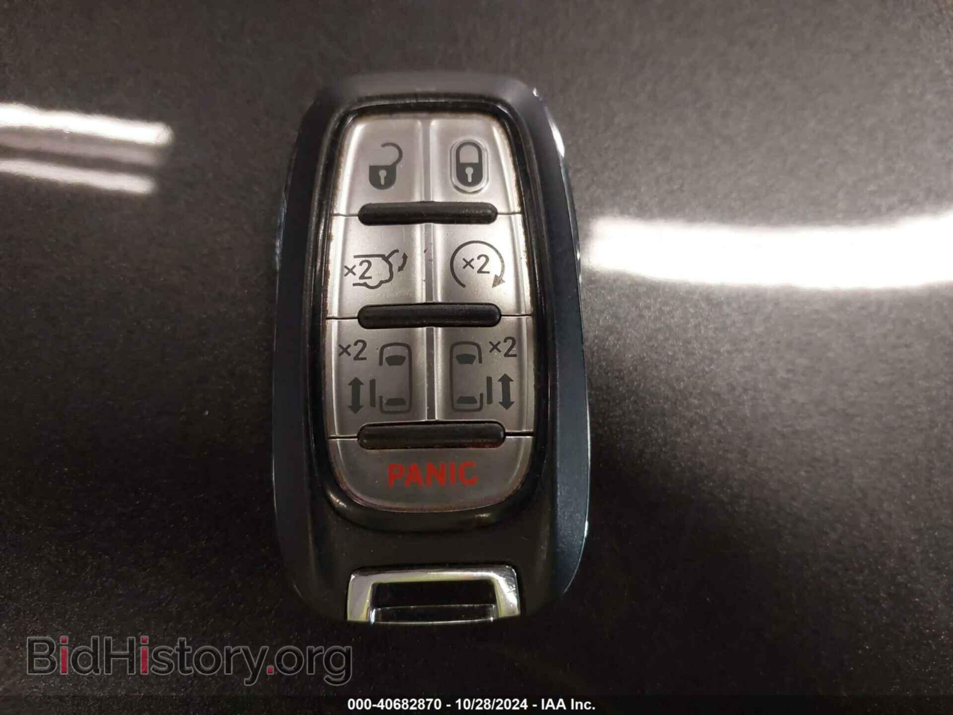 2018 CHRYSLER PACIFICA - VIN: 2C4RC1FG0JR305840 - Фото 11