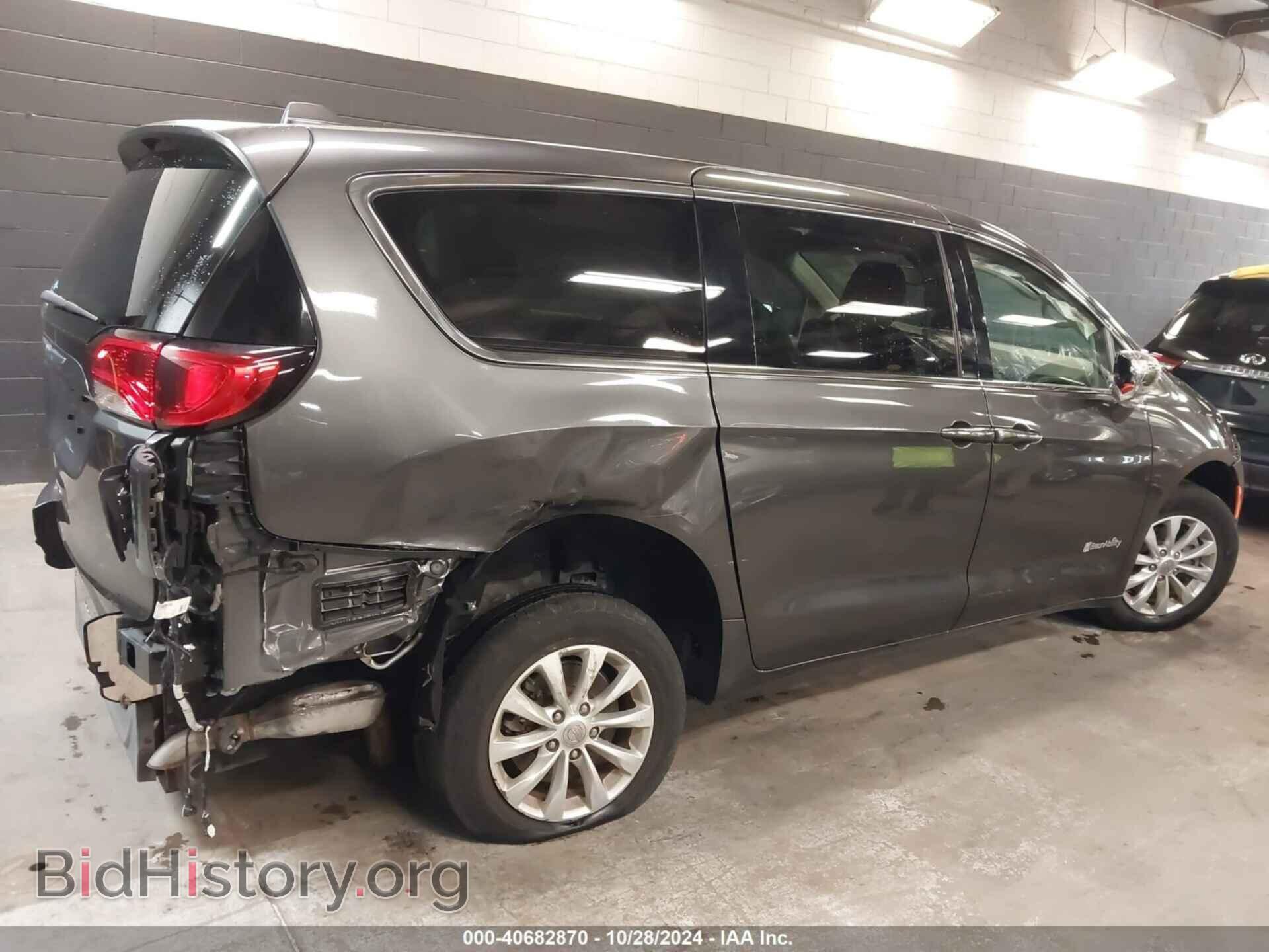 2018 CHRYSLER PACIFICA - VIN: 2C4RC1FG0JR305840 - Фото 6
