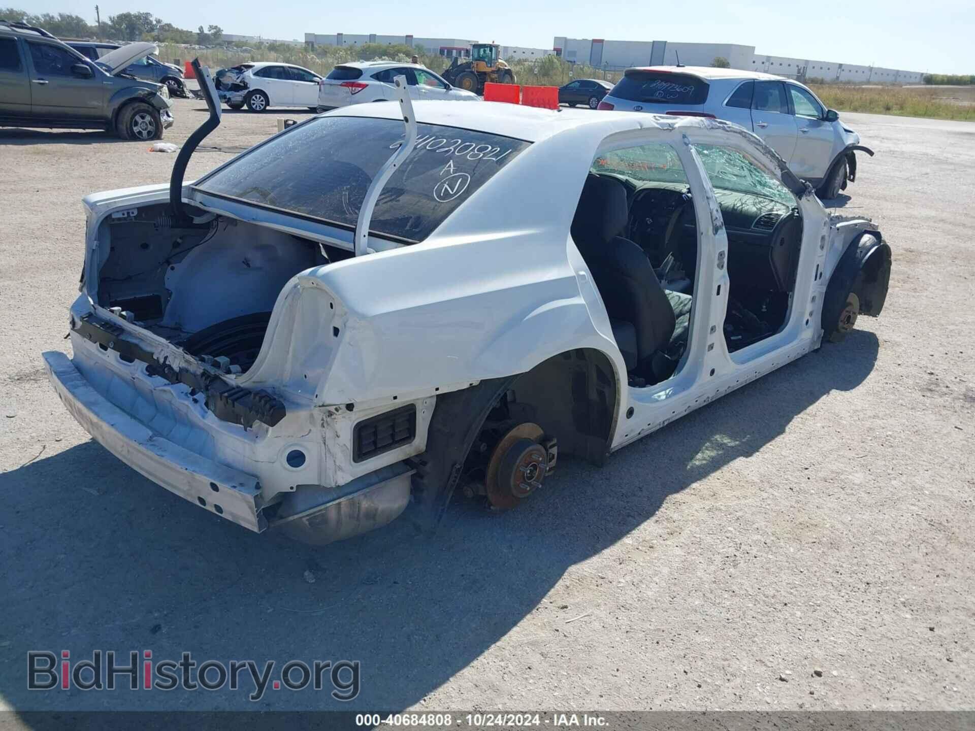 2021 CHRYSLER 300 - VIN: 2C3CCAAGXMH676094 - Фото 4