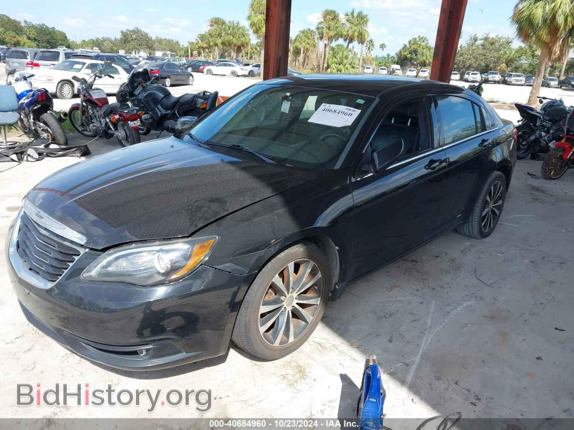 2013 CHRYSLER 200 - VIN: 1C3CCBCG6DN504378 - Фото 2