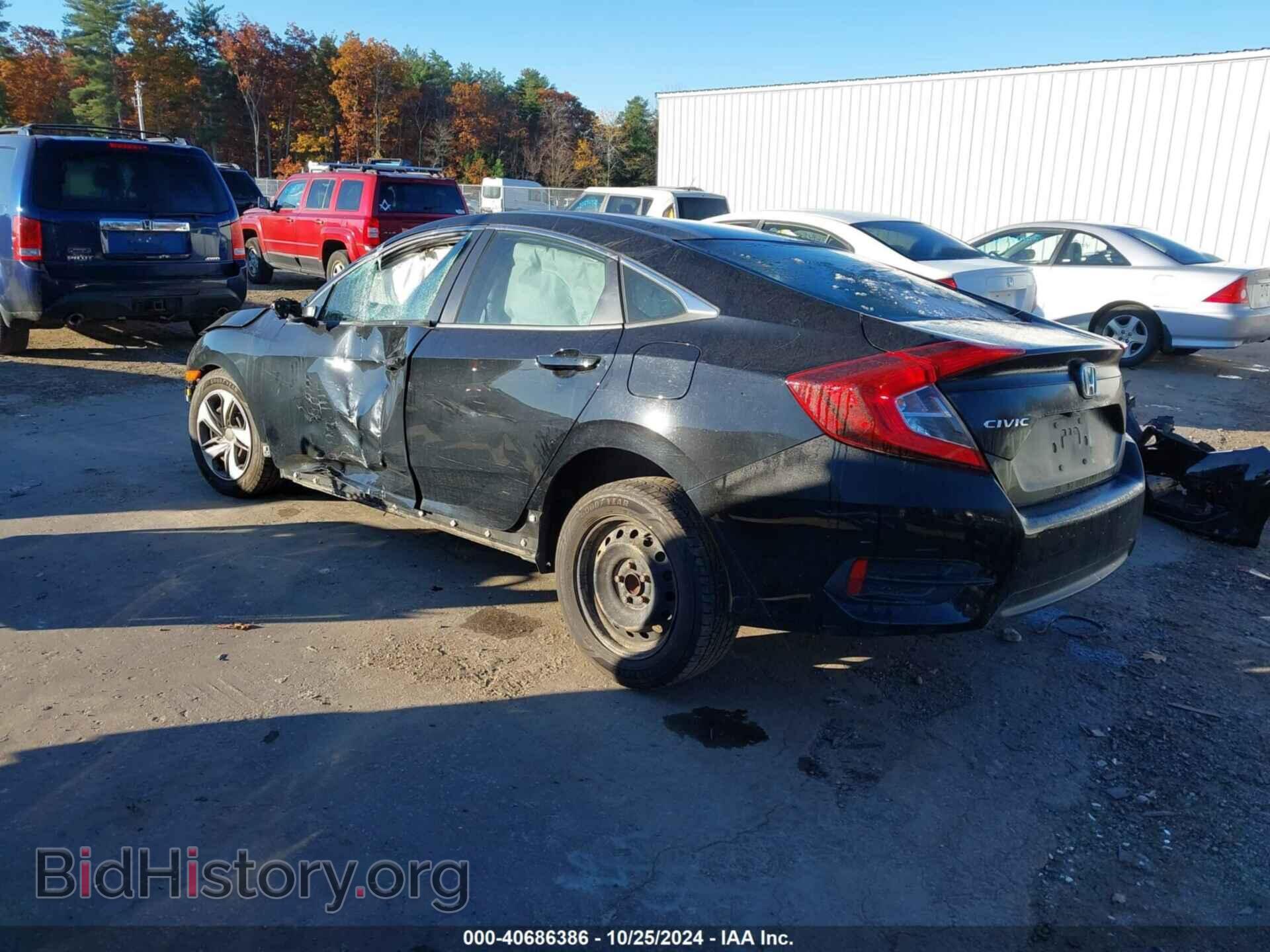 2018 HONDA CIVIC - VIN: 2HGFC2F57JH558216 - Фото 3