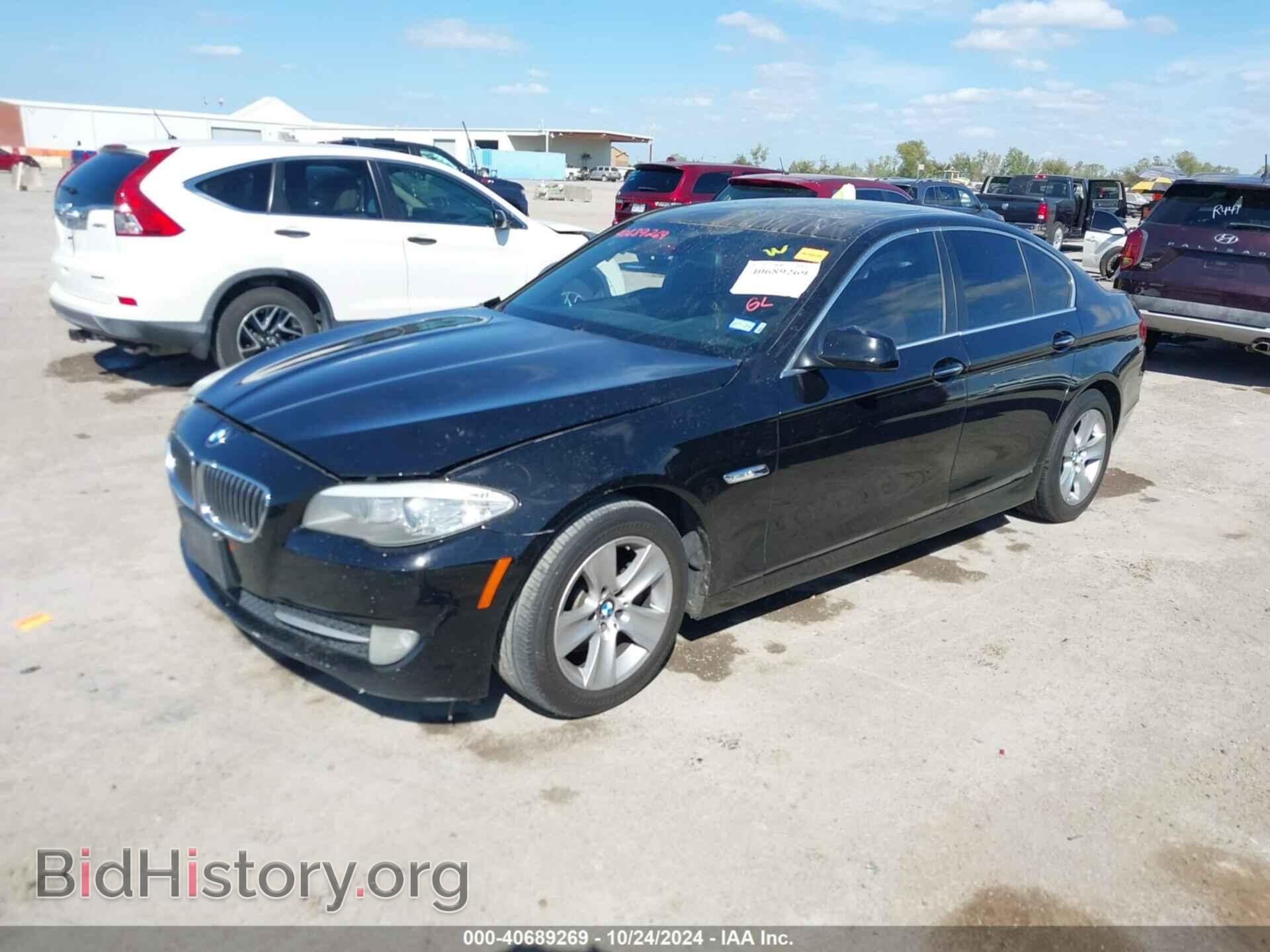 2011 BMW 528I - VIN: WBAFR1C59BC748273 - Фото 2