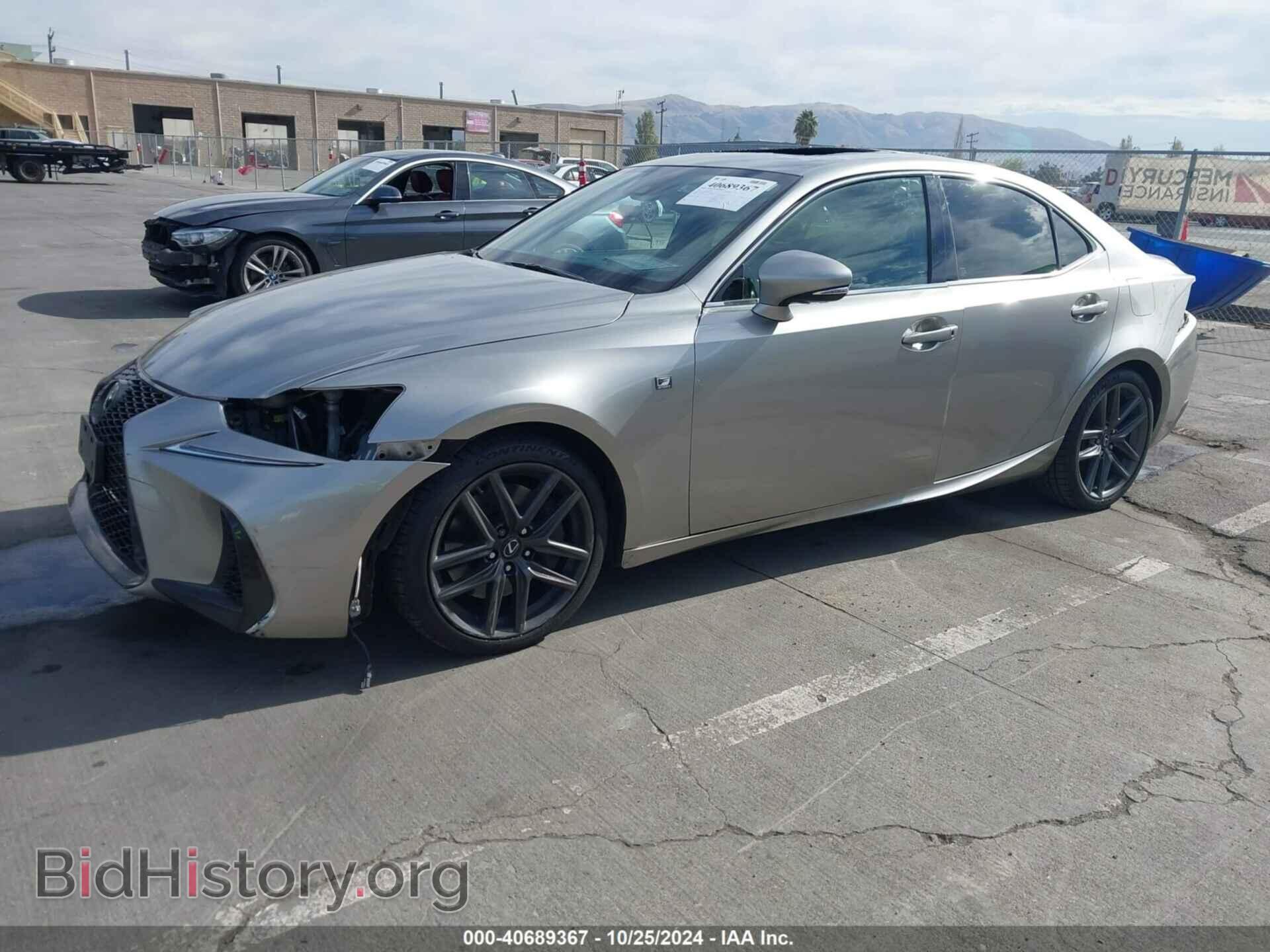 2017 LEXUS IS 200T - VIN: JTHBA1D26H5041656 - Фото 2