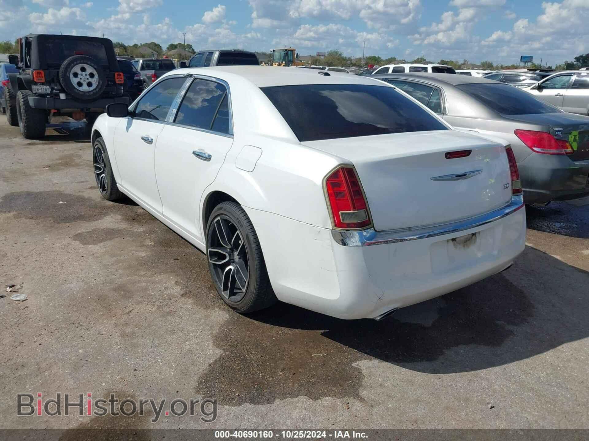 2011 CHRYSLER 300 - VIN: 2C3CA5CG5BH528412 - Фото 3