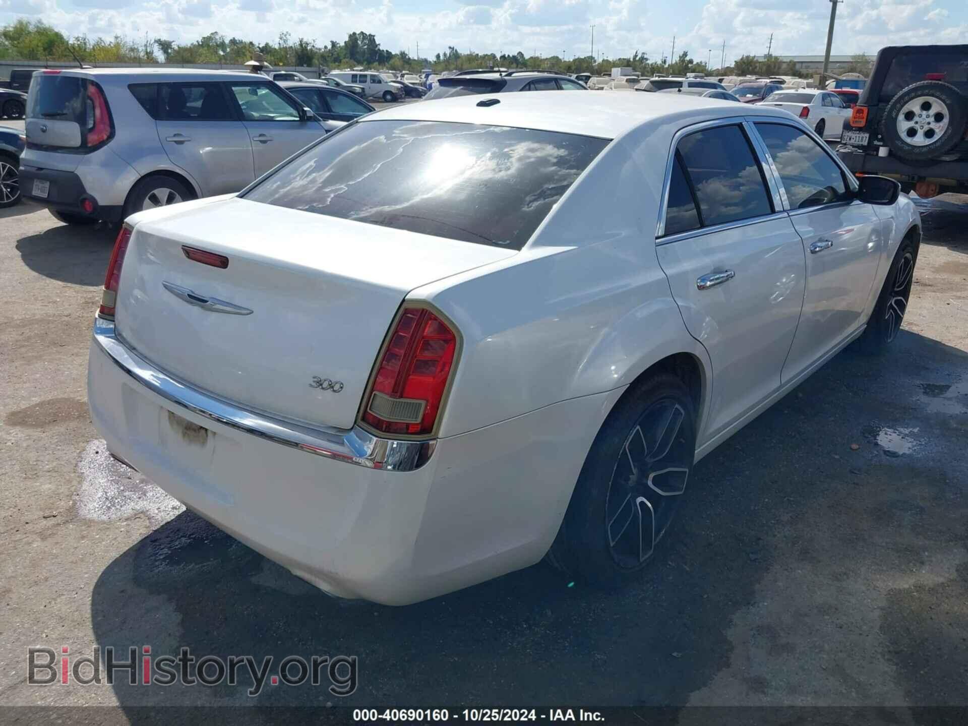 2011 CHRYSLER 300 - VIN: 2C3CA5CG5BH528412 - Фото 4