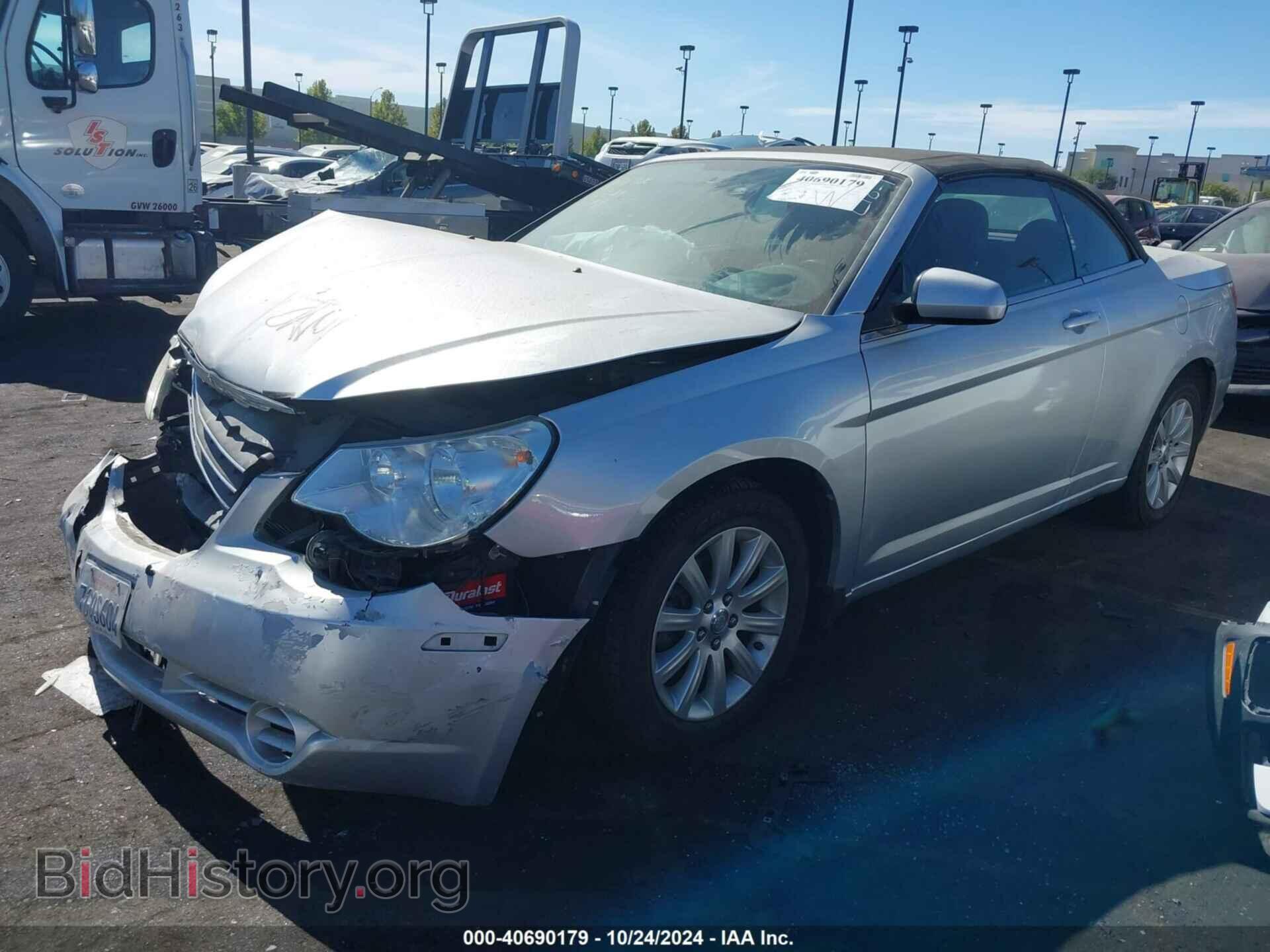 2010 CHRYSLER SEBRING - VIN: 1C3BC5ED4AN176289 - Фото 2