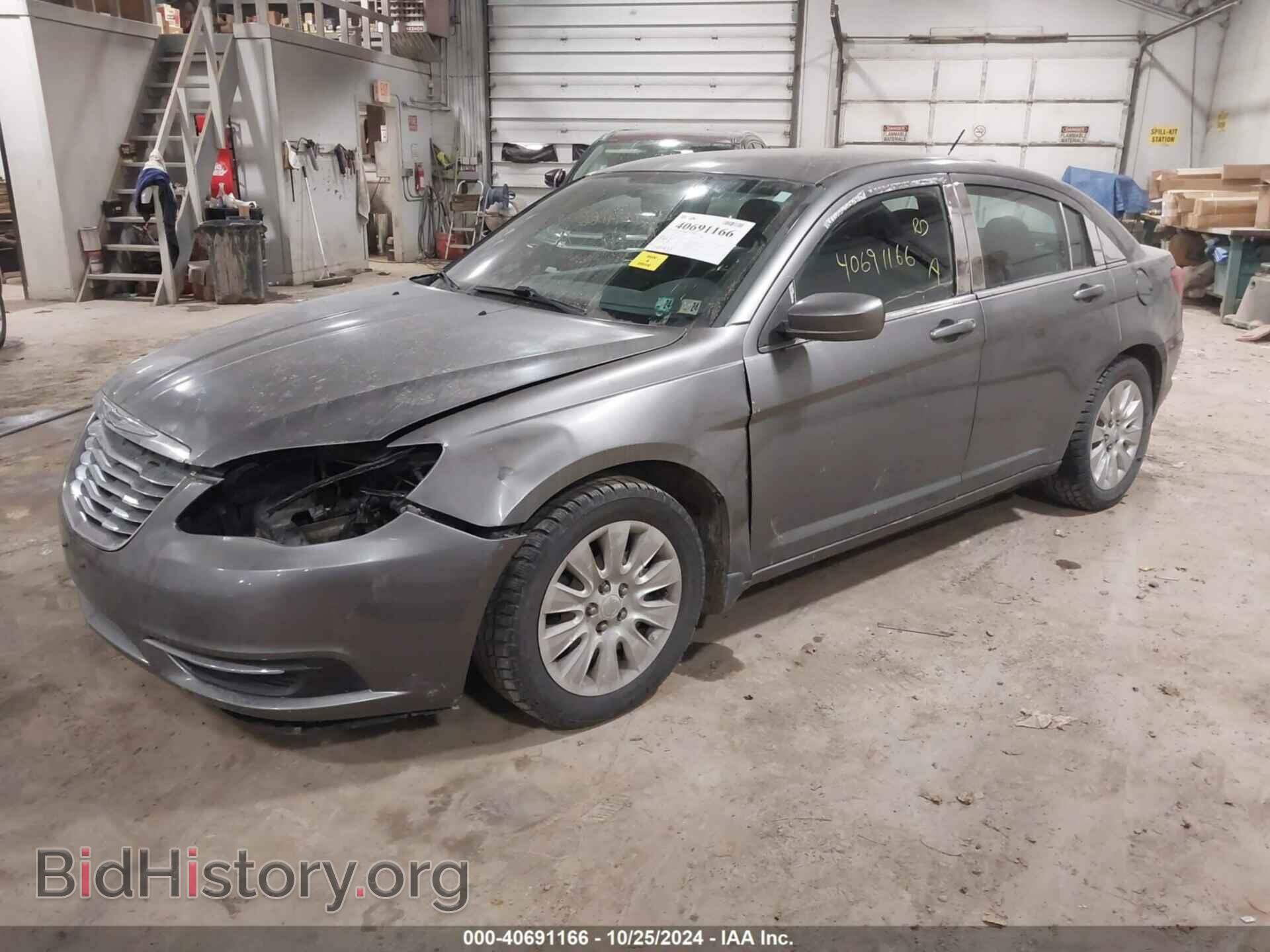 2012 CHRYSLER 200 - VIN: 1C3CCBAB7CN130272 - Фото 2