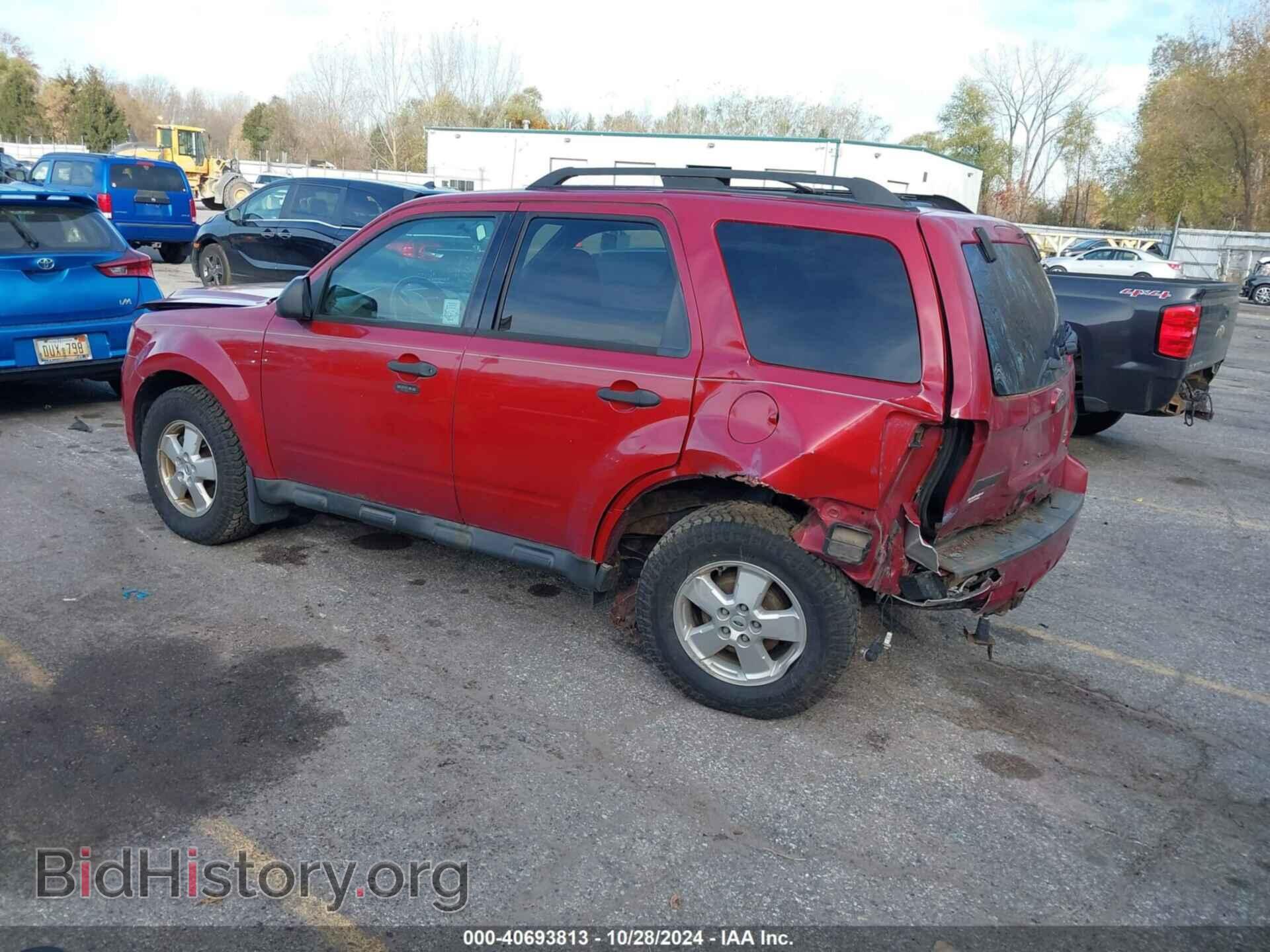 2011 FORD ESCAPE - VIN: 1FMCU9DG1BKB08224 - Фото 3