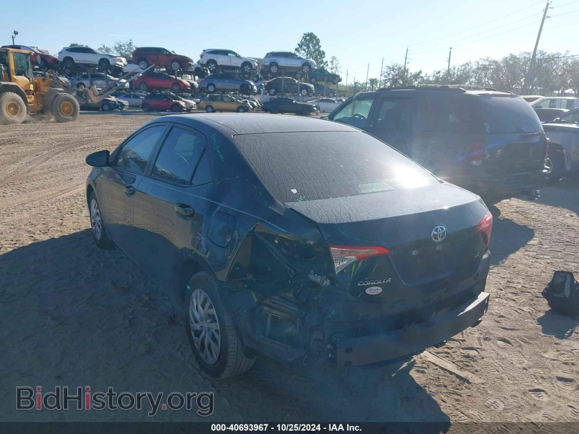 2017 TOYOTA COROLLA - VIN: 5YFBURHE3HP725031 - Фото 3