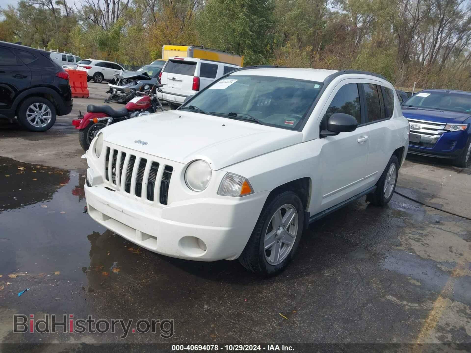 2010 JEEP COMPASS - VIN: 1J4NT4FB3AD554215 - Фото 2