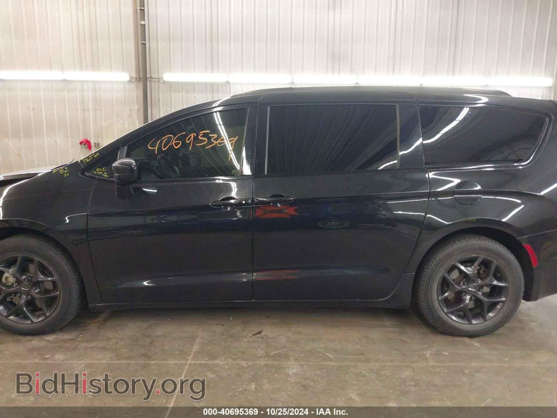 2018 CHRYSLER PACIFICA - VIN: 2C4RC1EG5JR157489 - Фото 14