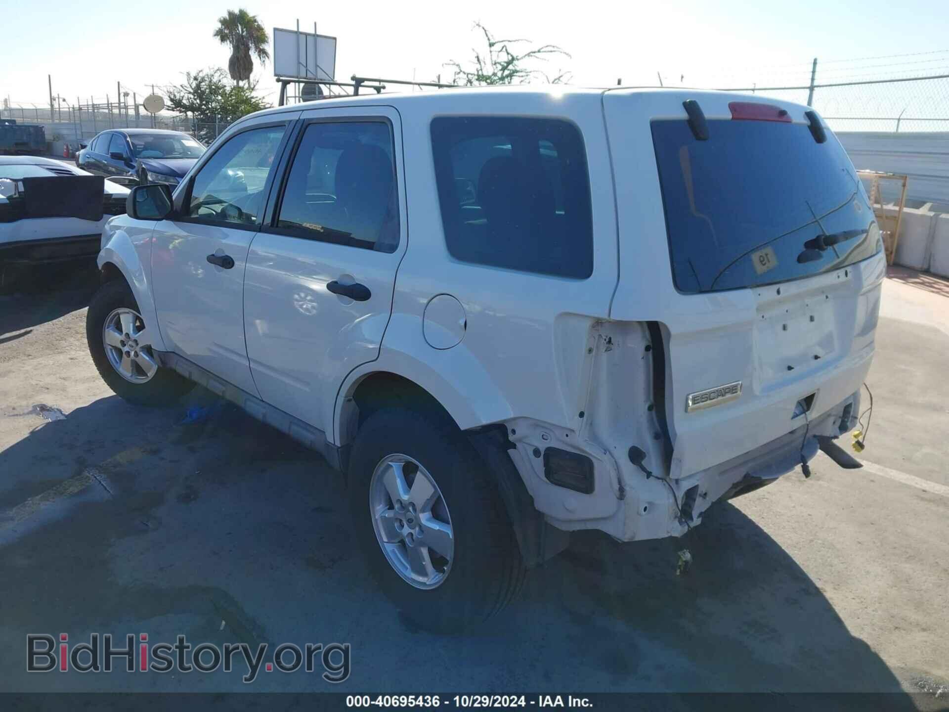 2011 FORD ESCAPE - VIN: 1FMCU0C72BKC41667 - Фото 3