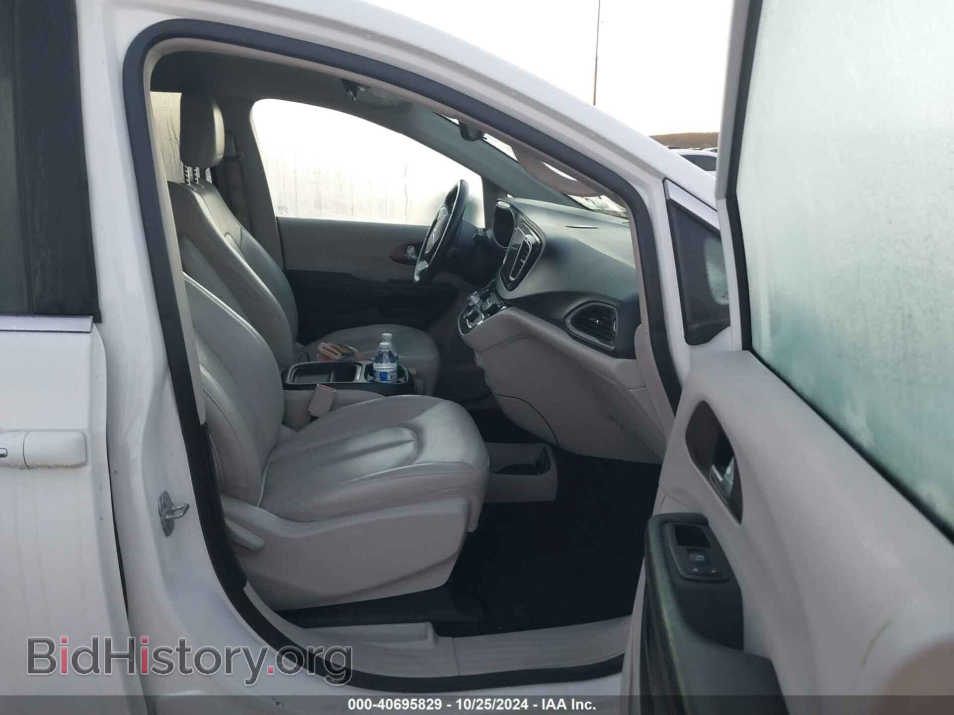 2017 CHRYSLER PACIFICA - VIN: 2C4RC1BG3HR840242 - Фото 5