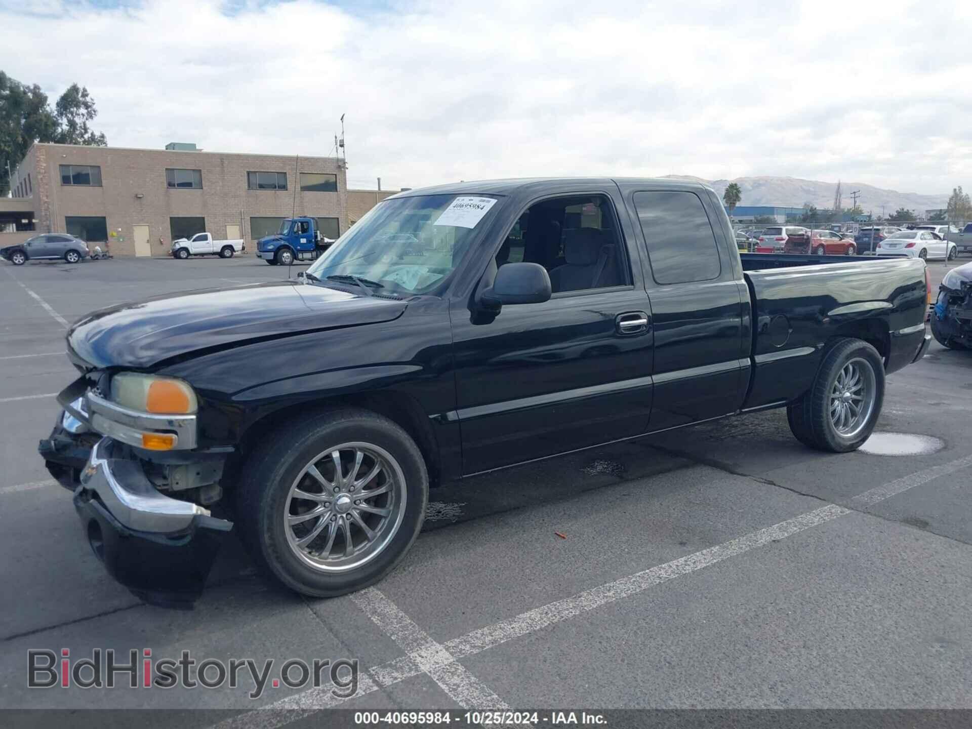 2005 GMC SIERRA 1500 - VIN: 2GTEC19V551148562 - Фото 2