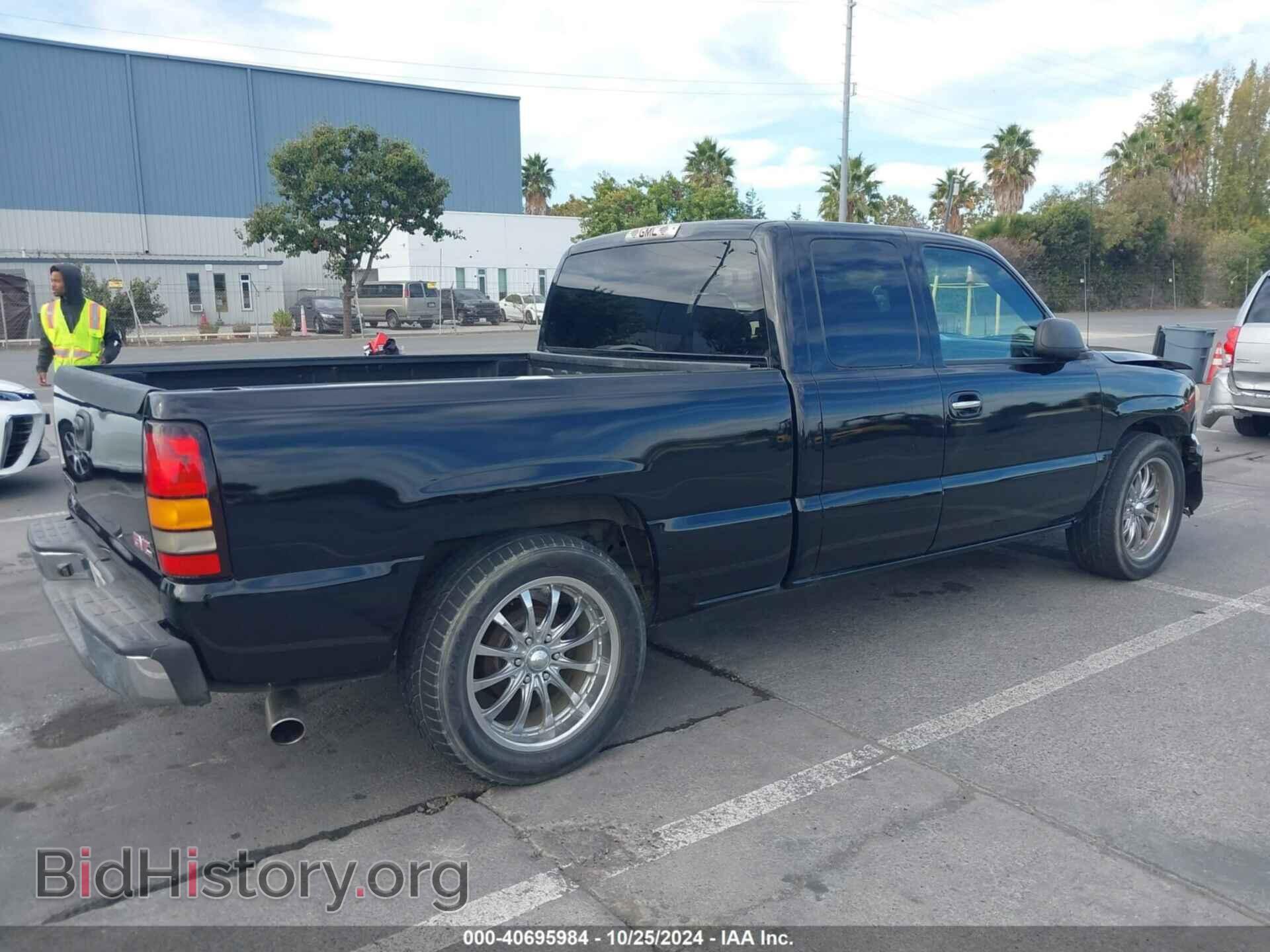 2005 GMC SIERRA 1500 - VIN: 2GTEC19V551148562 - Фото 4