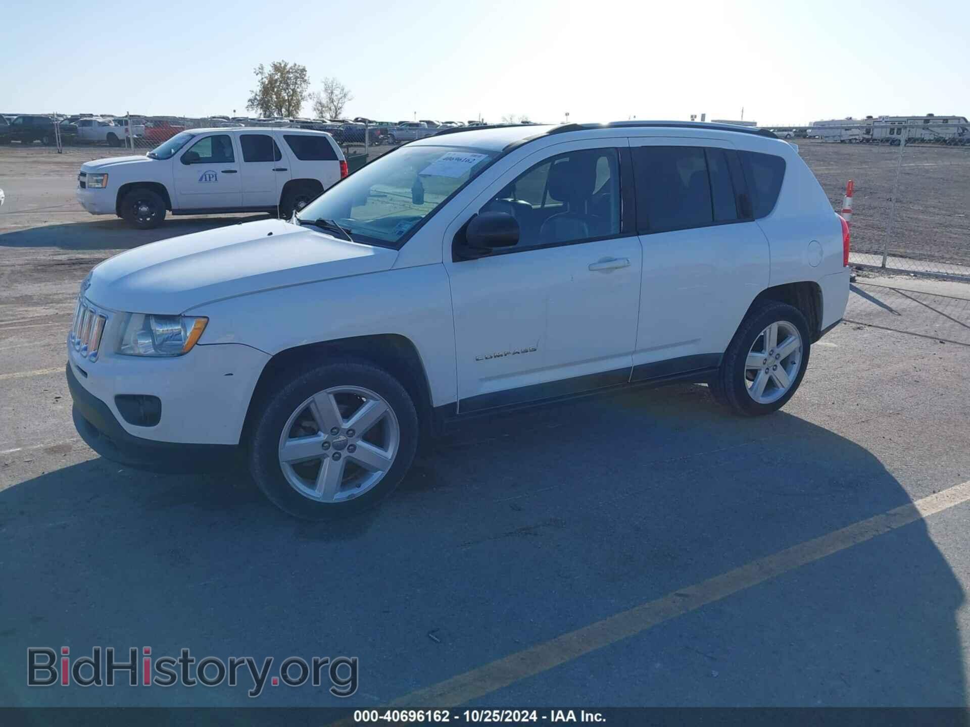 2011 JEEP COMPASS - VIN: 1J4NT5FB5BD241187 - Фото 2