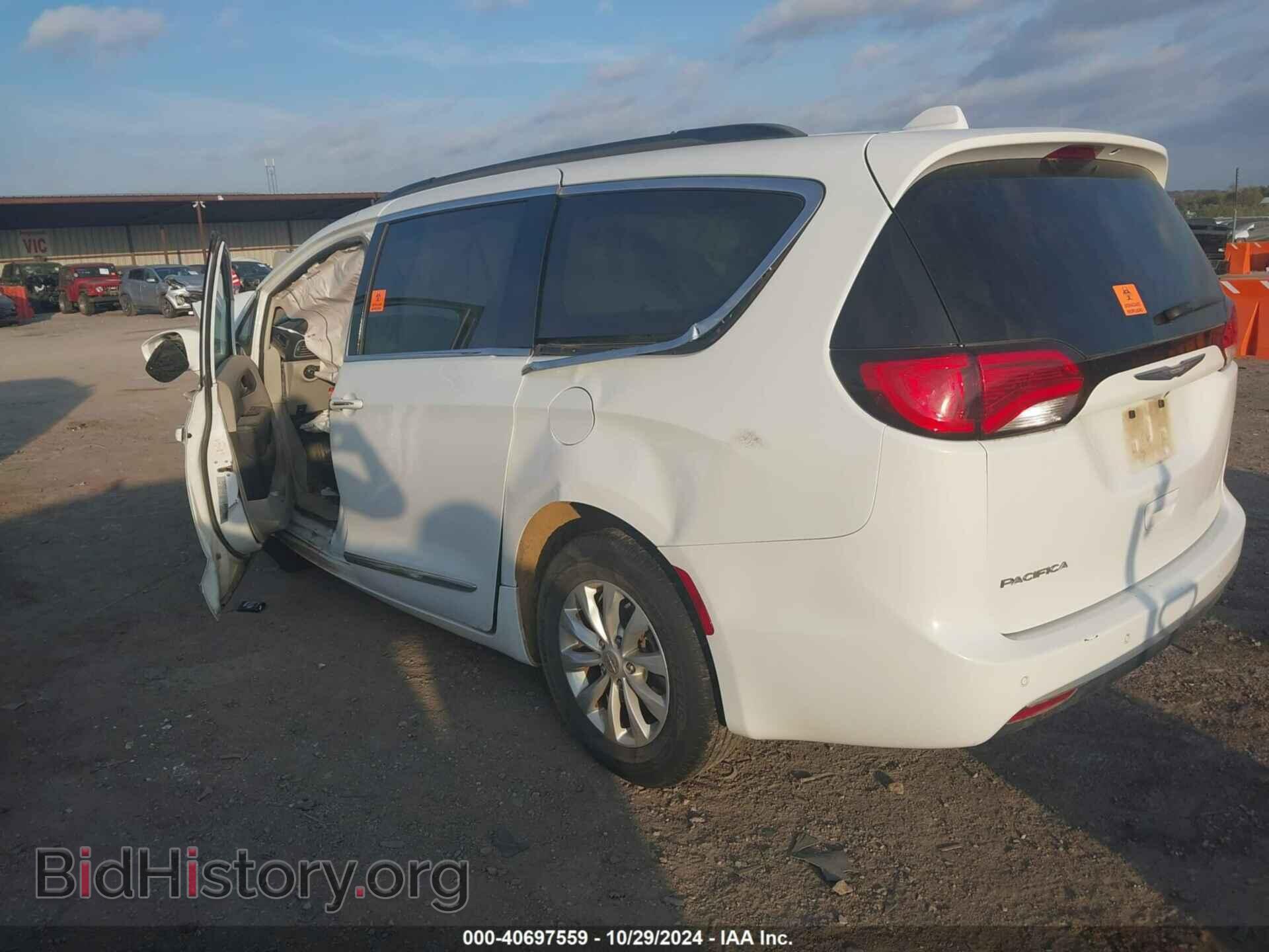 2017 CHRYSLER PACIFICA - VIN: 2C4RC1BG8HR572398 - Фото 3