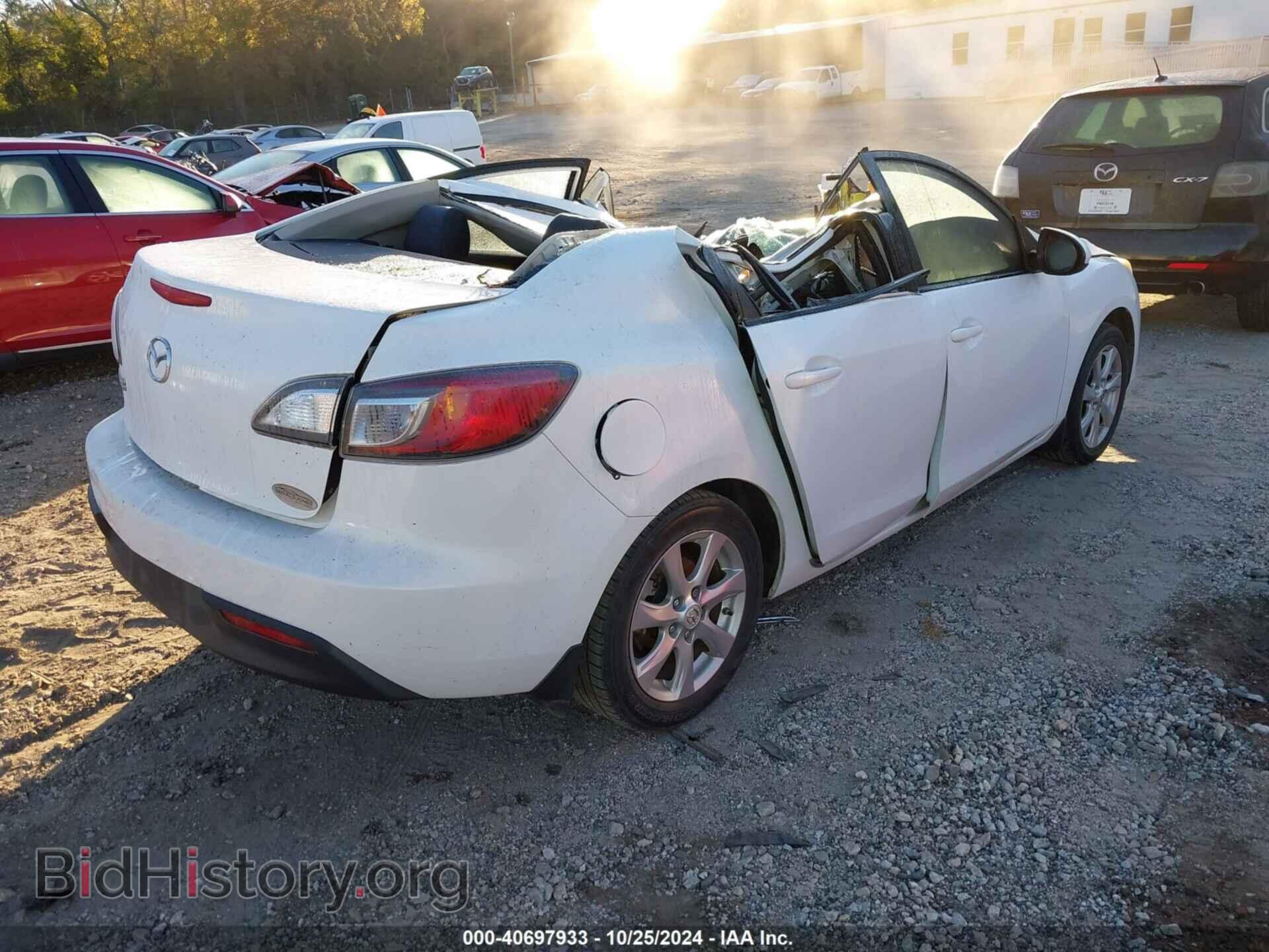 2011 MAZDA MAZDA3 - VIN: JM1BL1VFXB1375376 - Фото 4