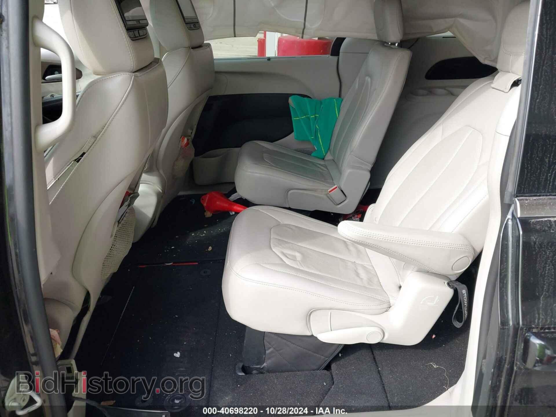 2018 CHRYSLER PACIFICA - VIN: 2C4RC1BG9JR126637 - Фото 8