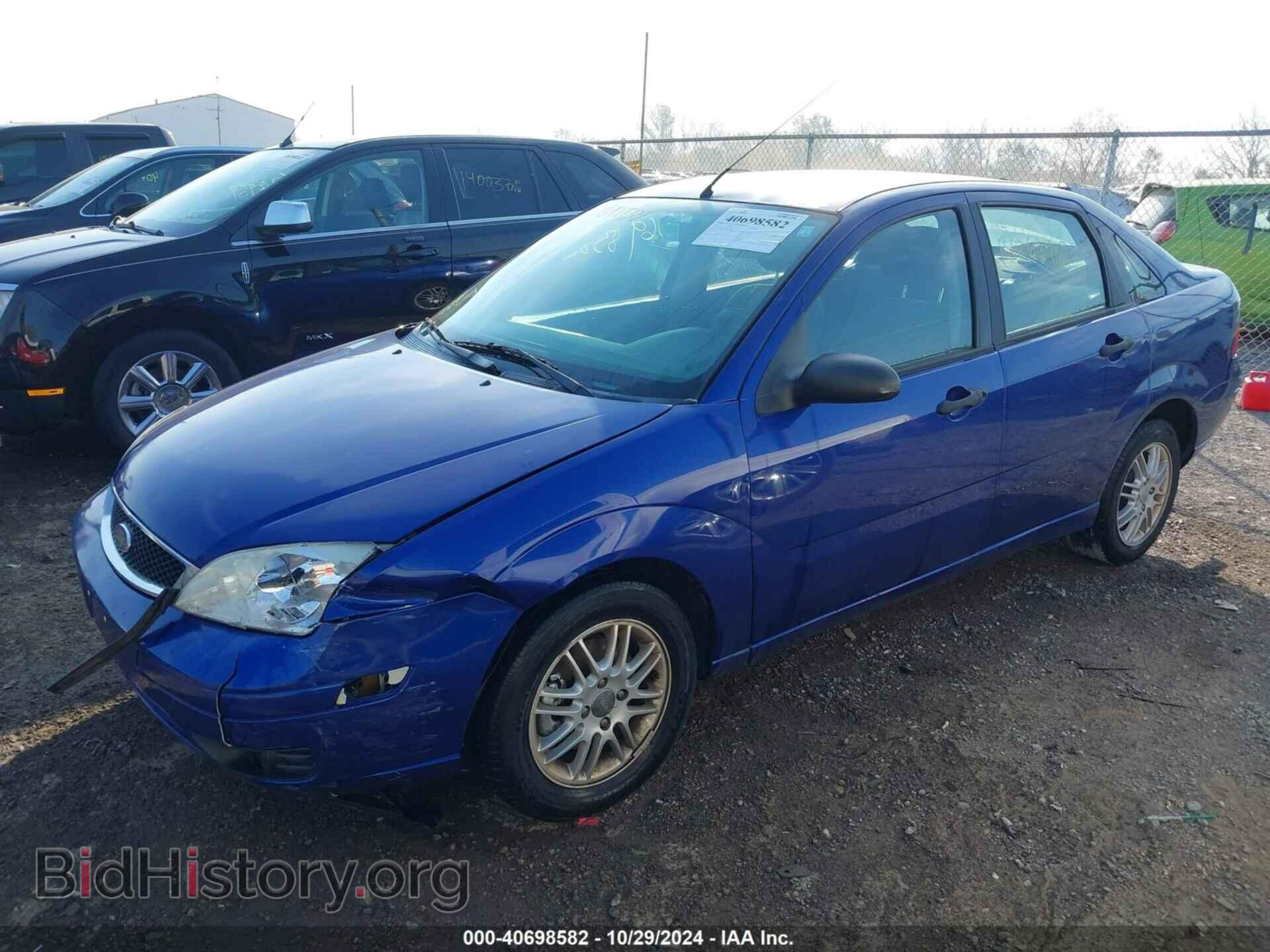 2006 FORD FOCUS - VIN: 1FAHP34N16W110721 - Photo 2