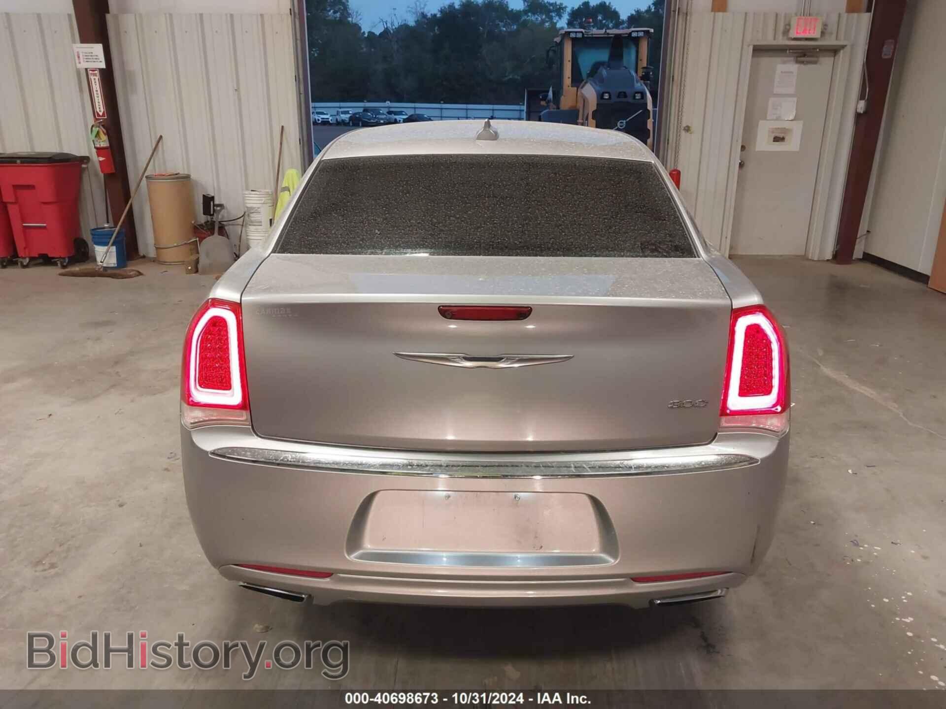 2016 CHRYSLER 300 - VIN: 2C3CCAAG8GH181350 - Фото 17