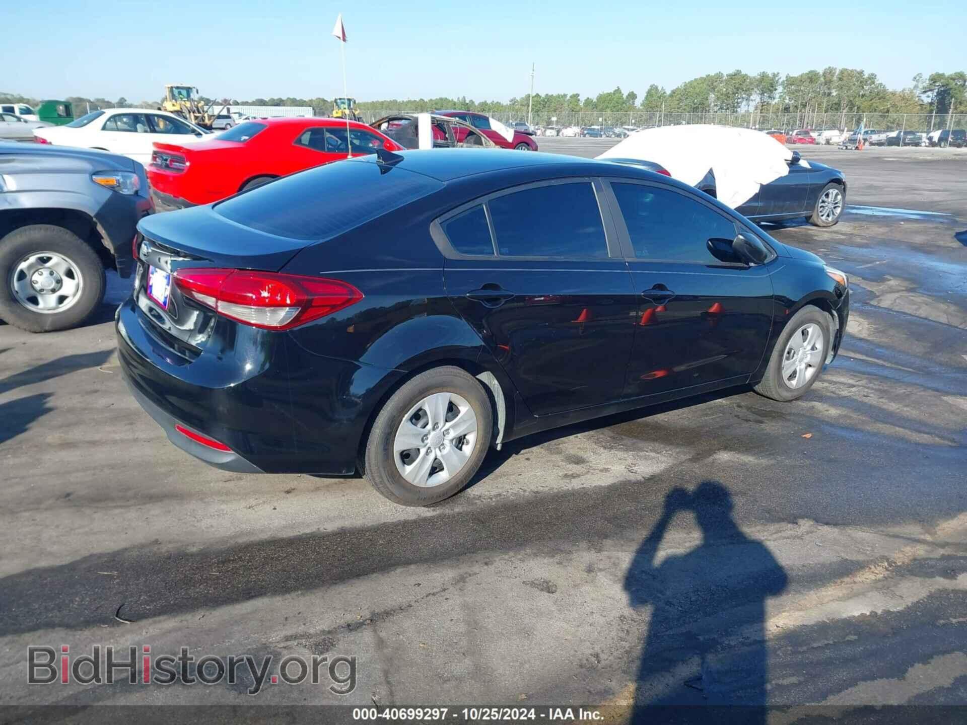 2017 KIA FORTE - VIN: 3KPFK4A78HE011192 - Фото 4